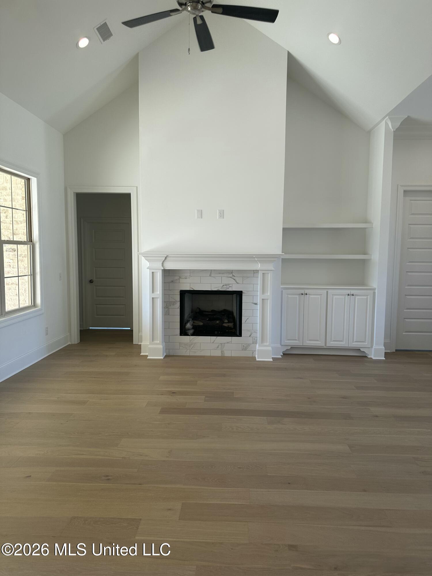 341 Aurora Circle Property Photo 3
