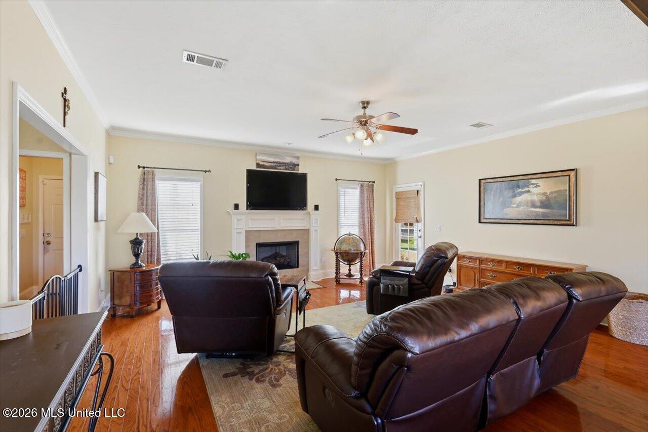 335 Towne Street Property Photo 9