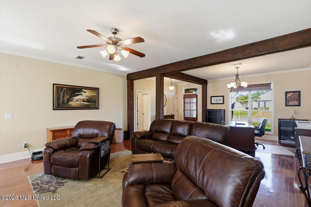 335 Towne Street Property Photo 10