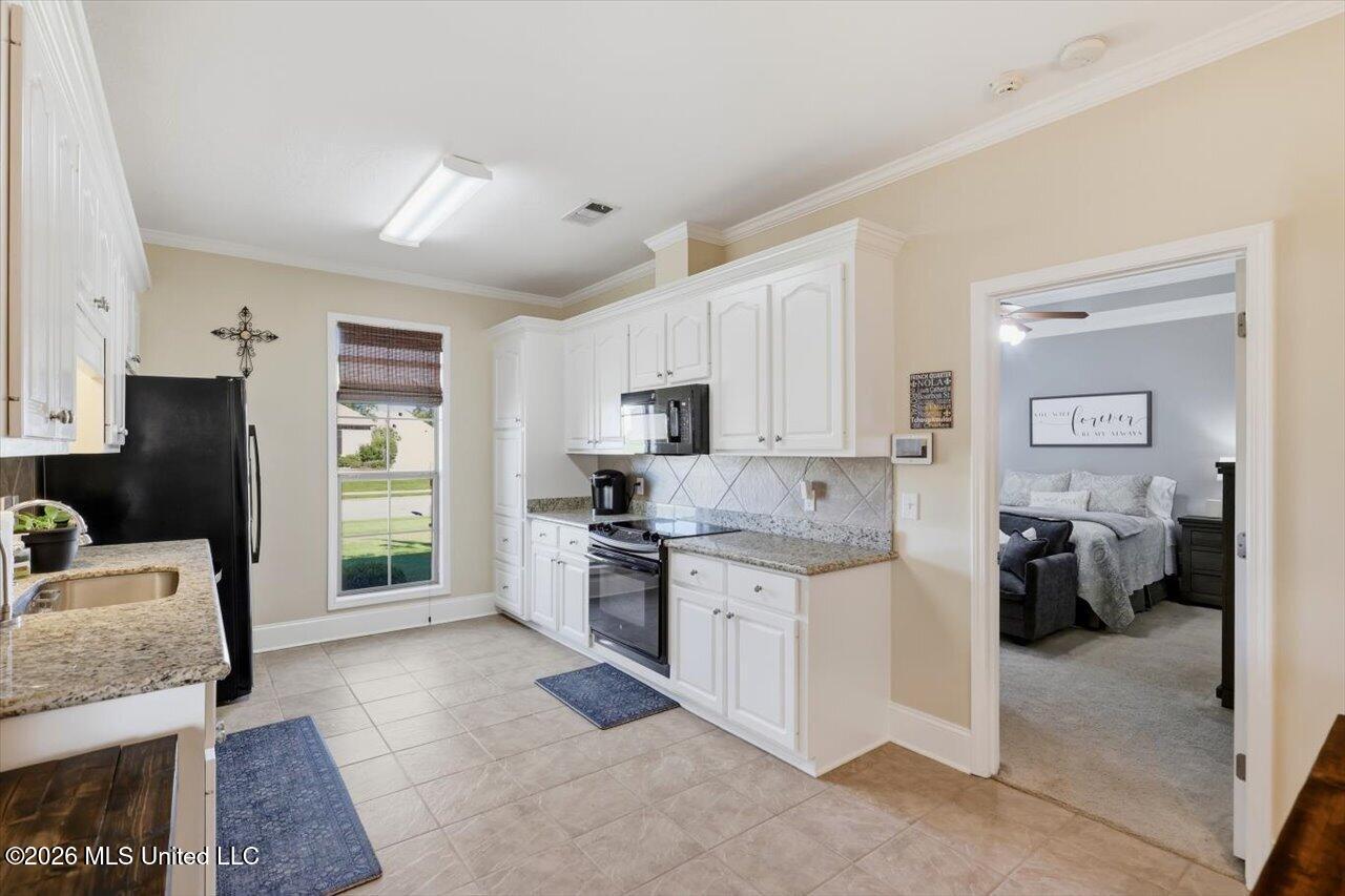335 Towne Street Property Photo 12