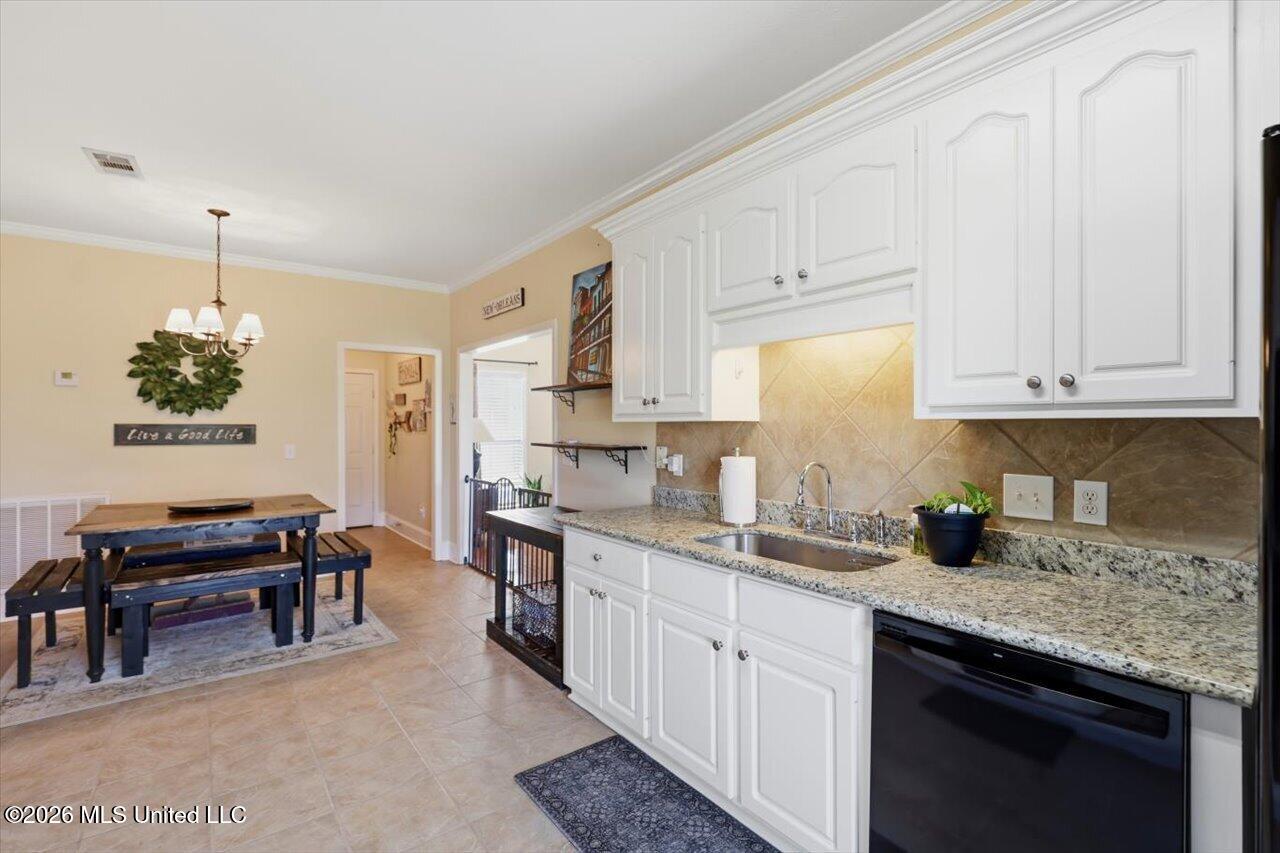 335 Towne Street Property Photo 15