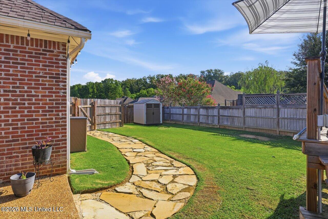 335 Towne Street Property Photo 34