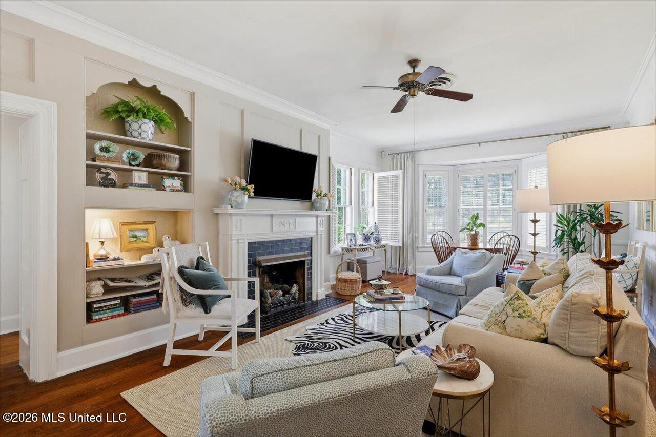1424 Pinehurst Street Property Photo 2