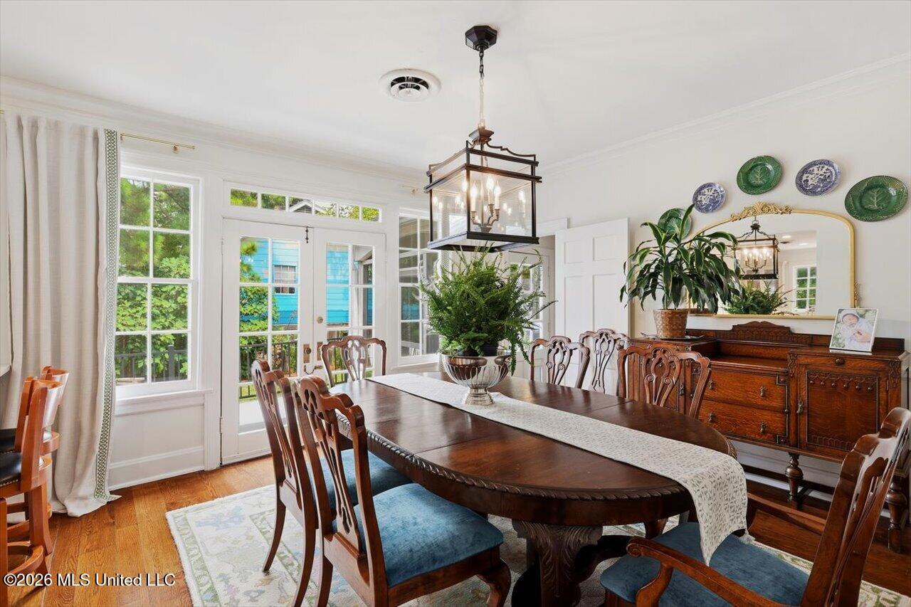 1424 Pinehurst Street Property Photo 3