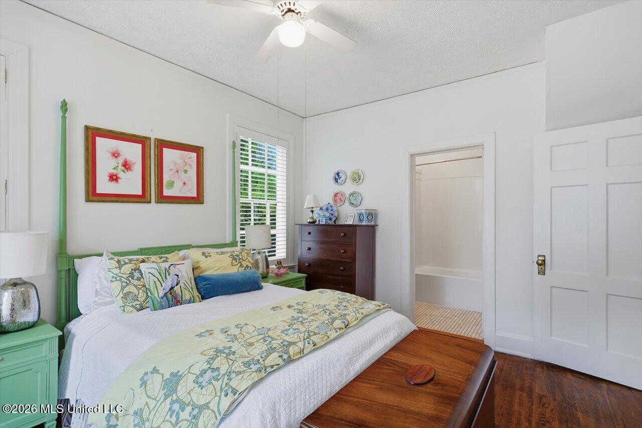 1424 Pinehurst Street Property Photo 18