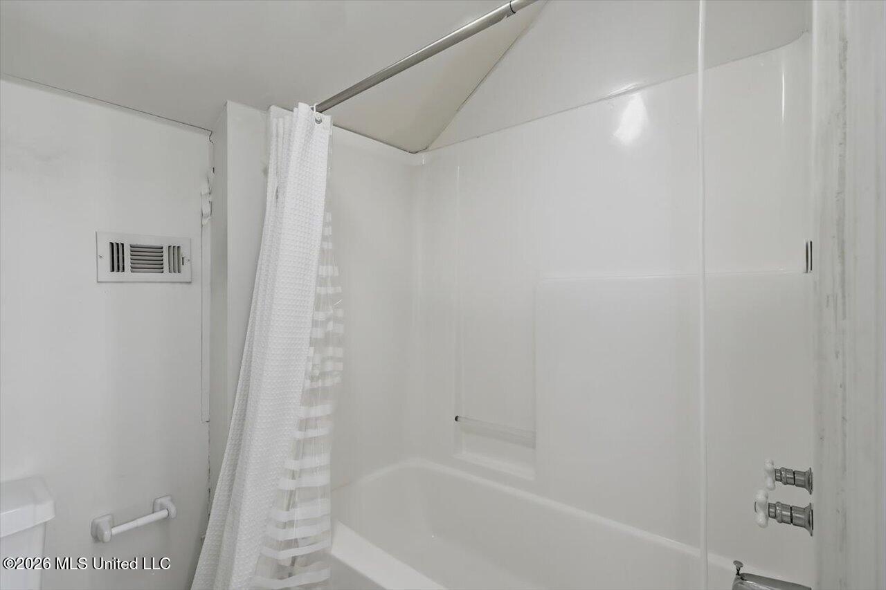 1424 Pinehurst Street Property Photo 21