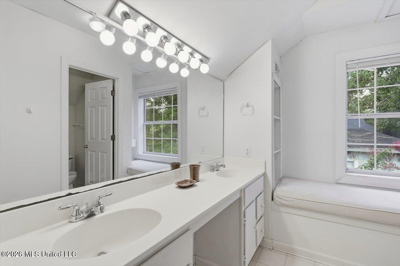 1424 Pinehurst Street Property Photo 22