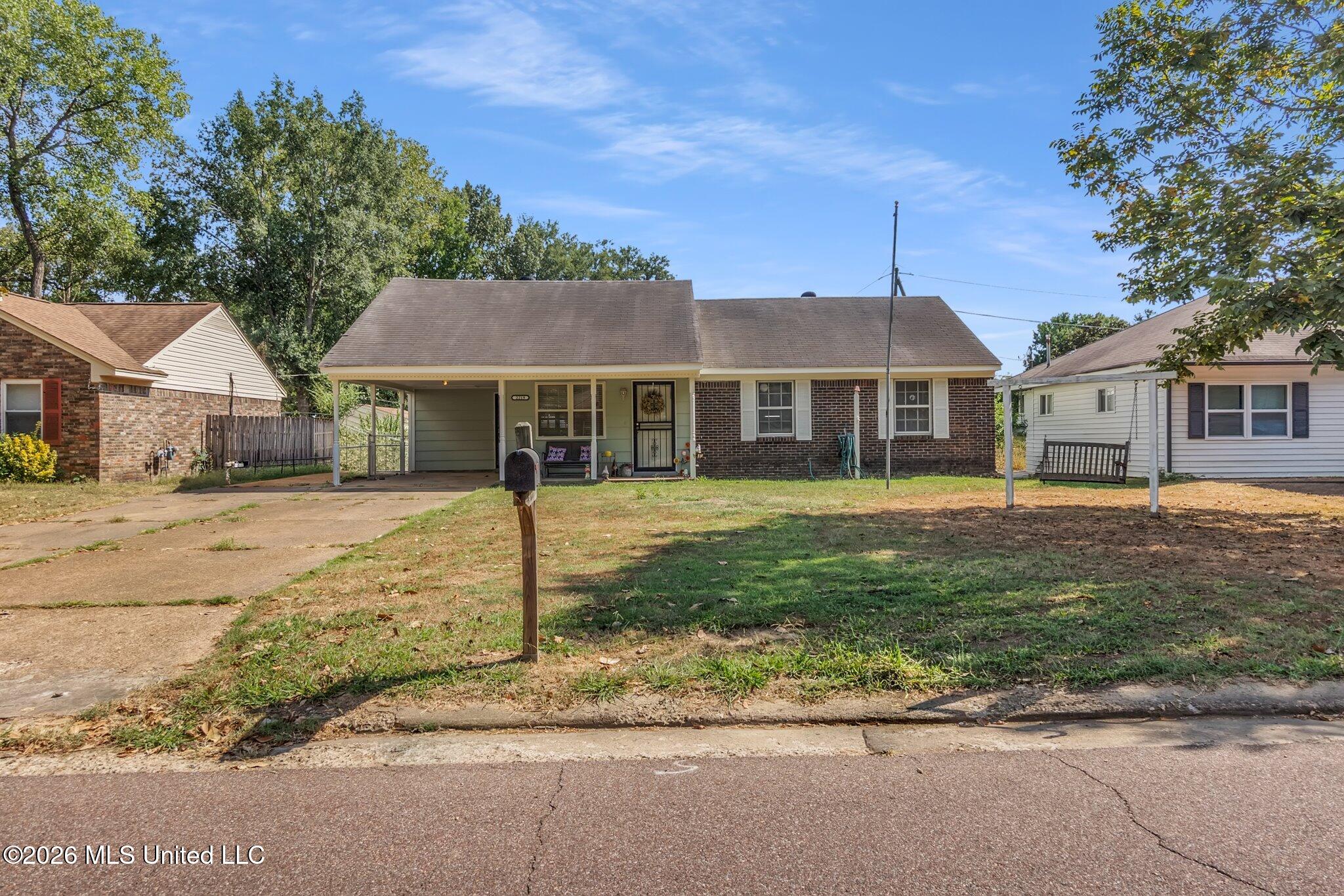 2219 Colonial Hills Drive Property Photo 1