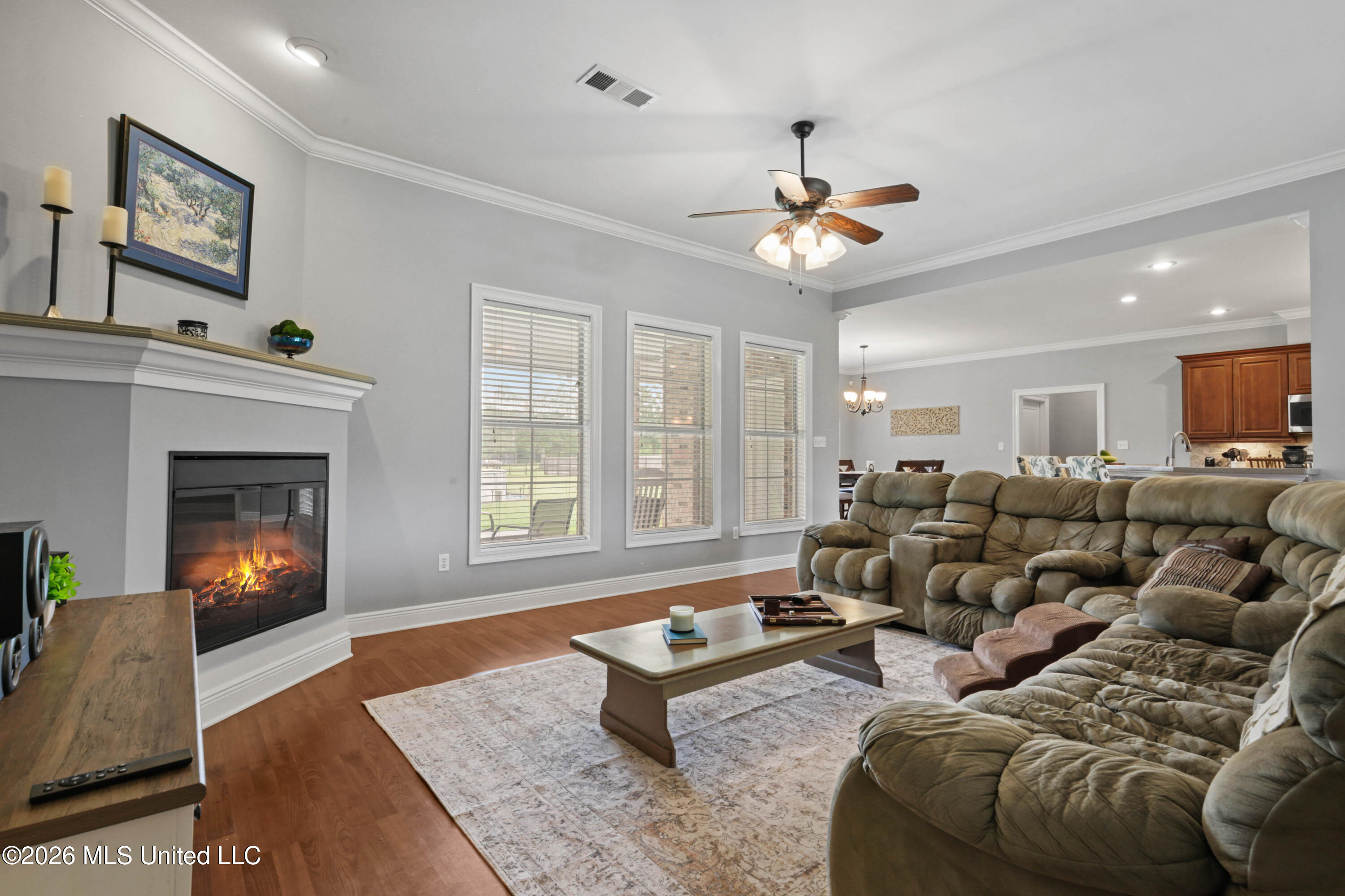 12231 E Pointe Drive Property Photo 4
