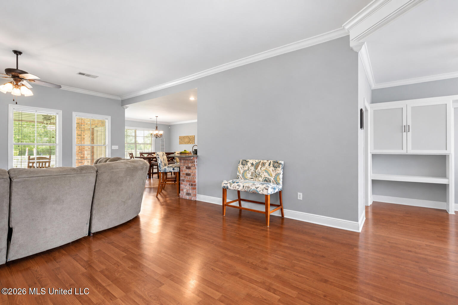 12231 E Pointe Drive Property Photo 6