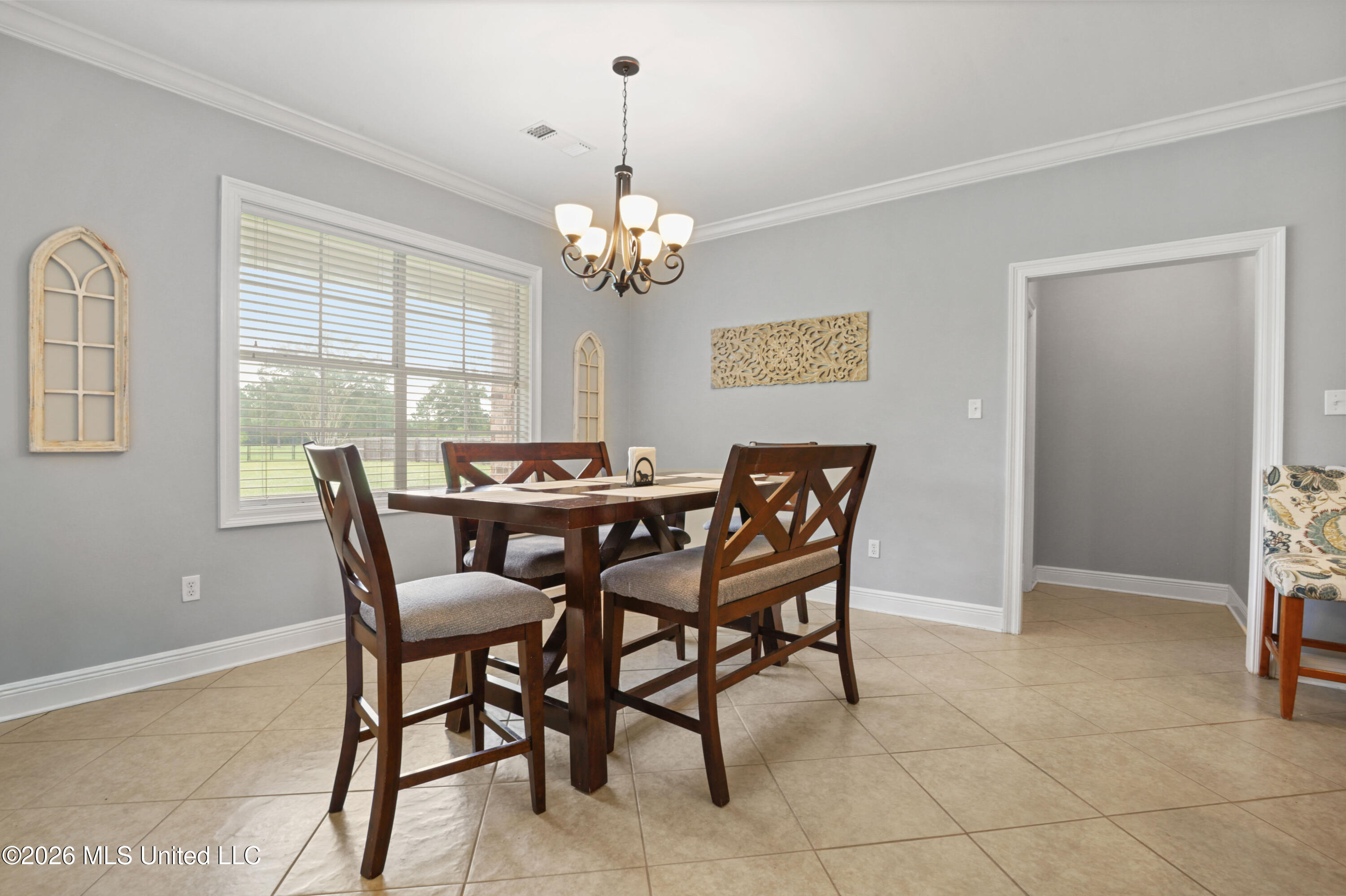 12231 E Pointe Drive Property Photo 9