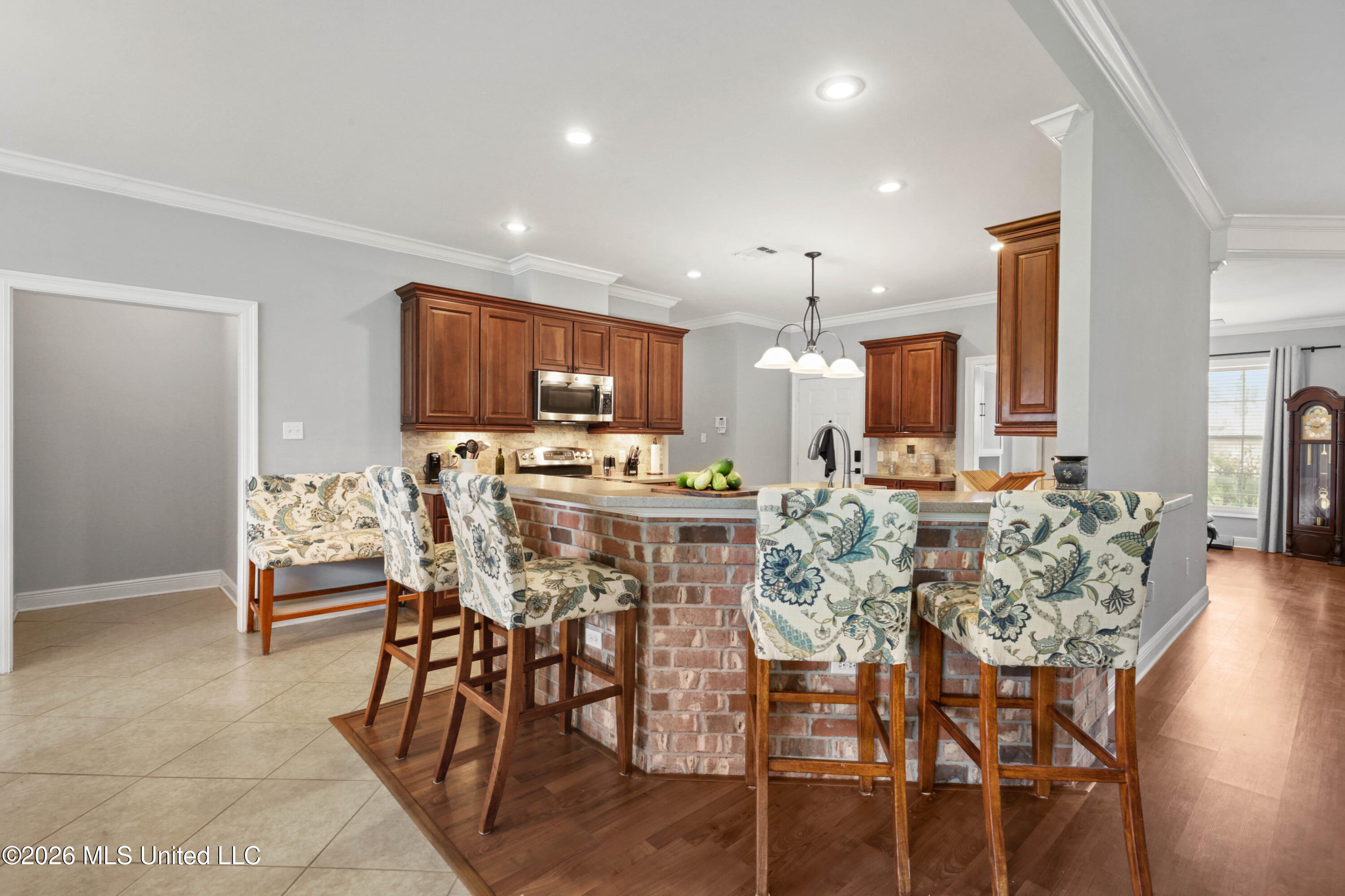 12231 E Pointe Drive Property Photo 10