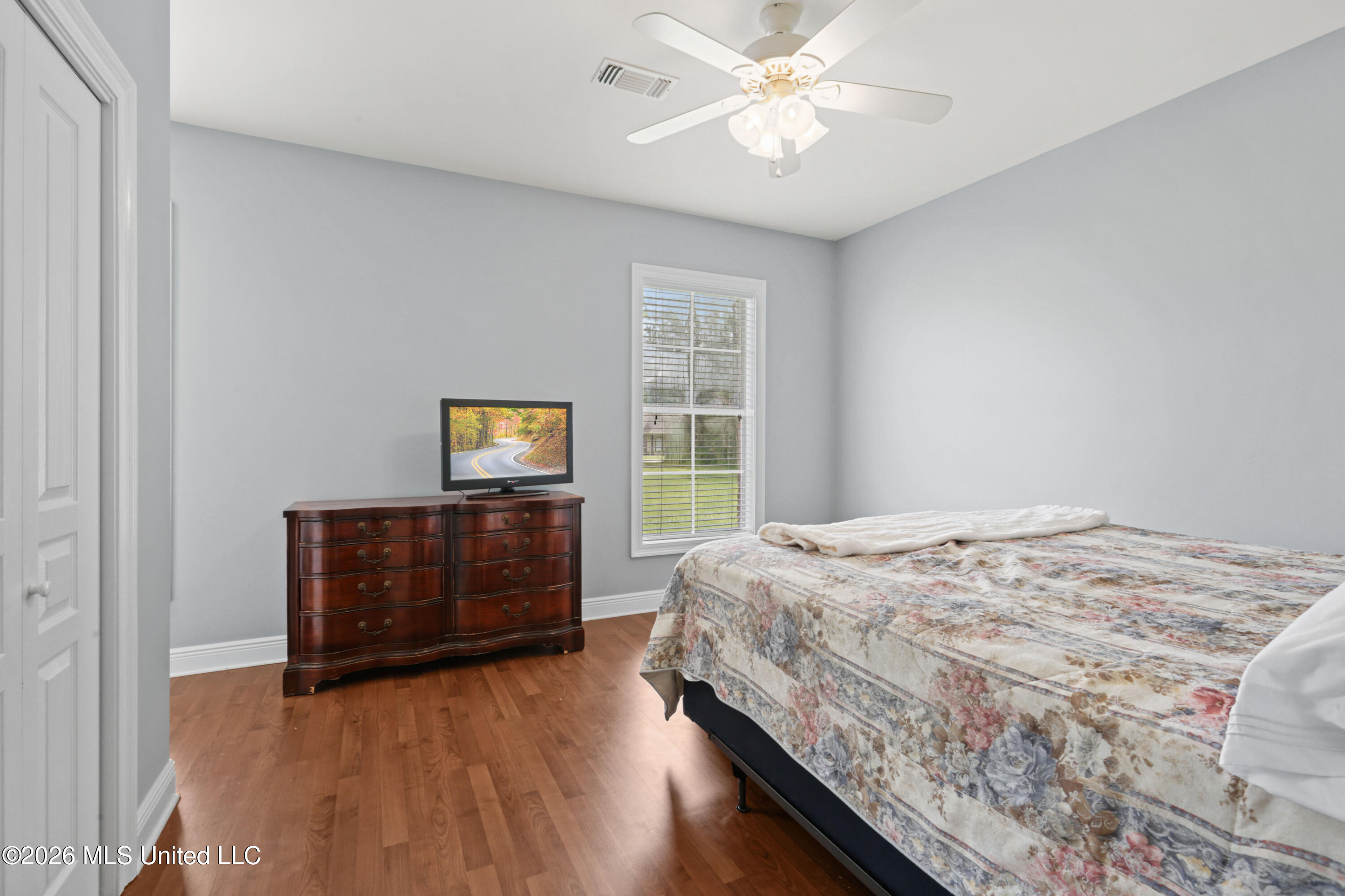 12231 E Pointe Drive Property Photo 15