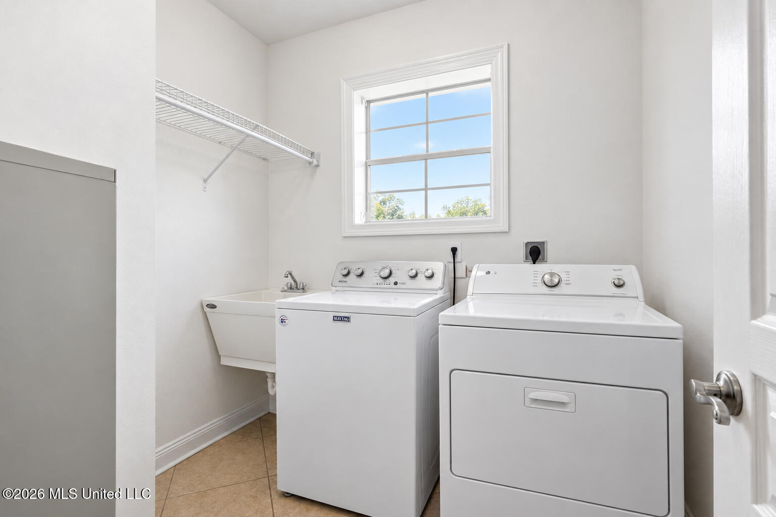12231 E Pointe Drive Property Photo 22