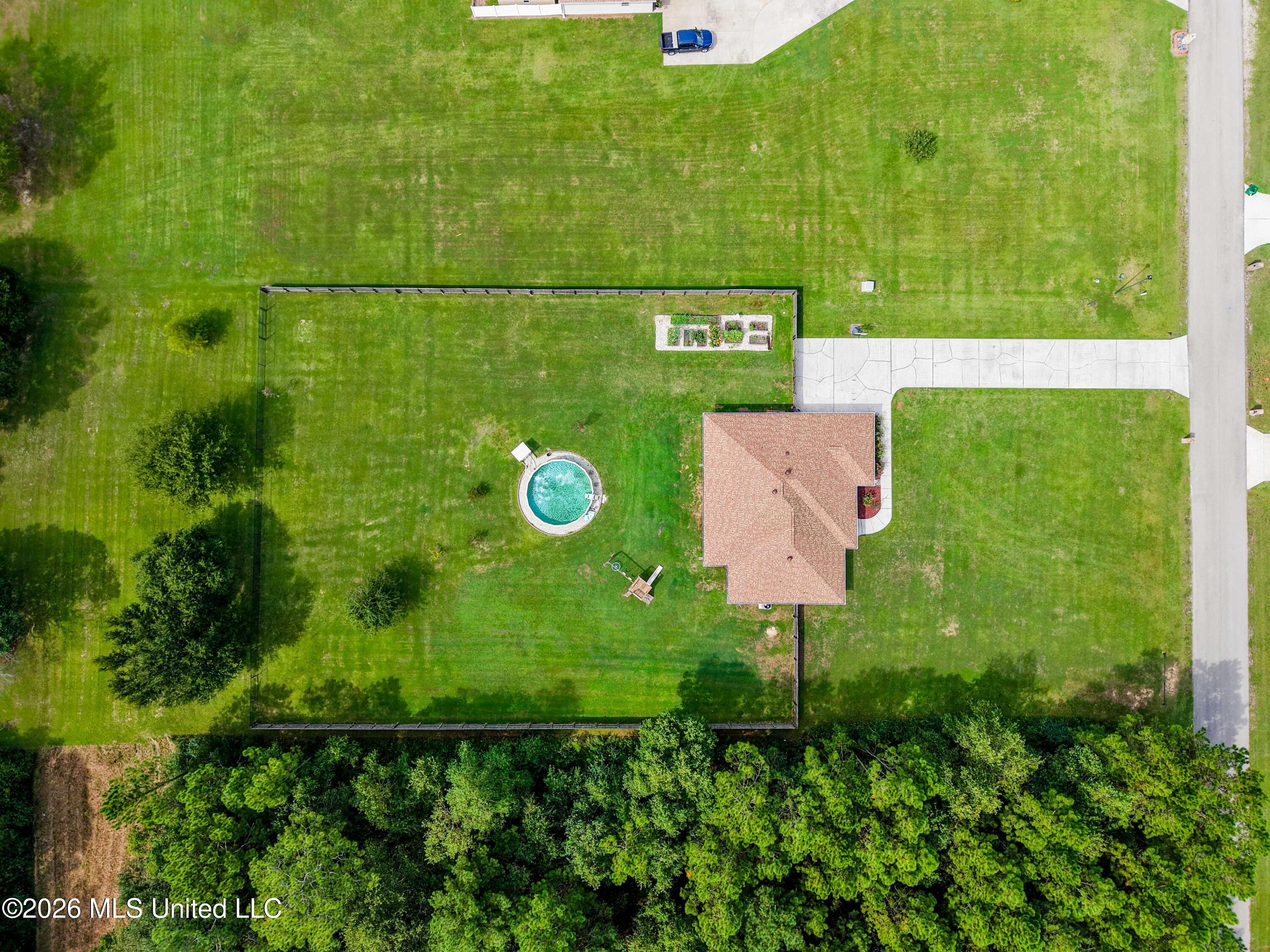 12231 E Pointe Drive Property Photo 25
