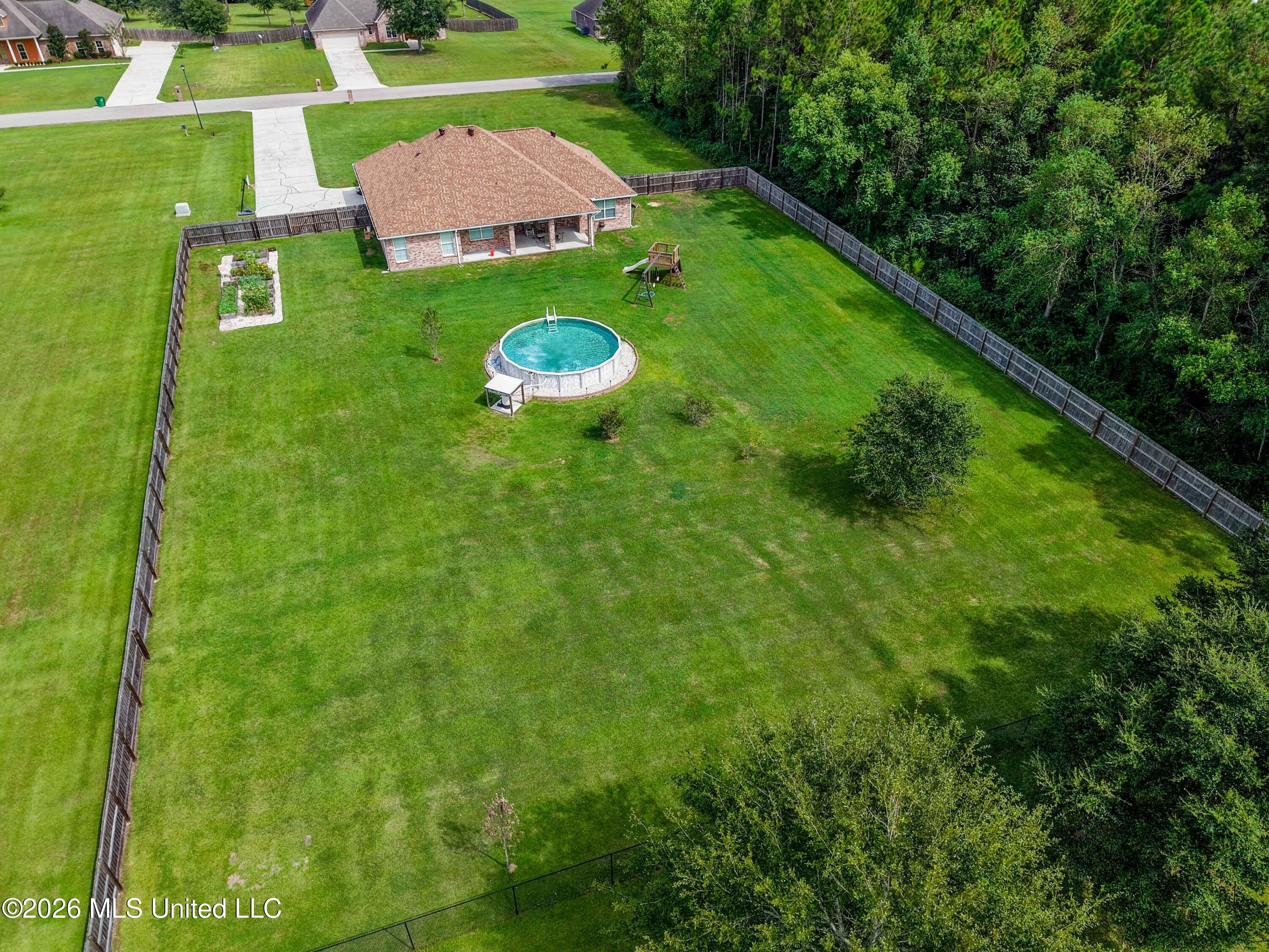 12231 E Pointe Drive Property Photo 26