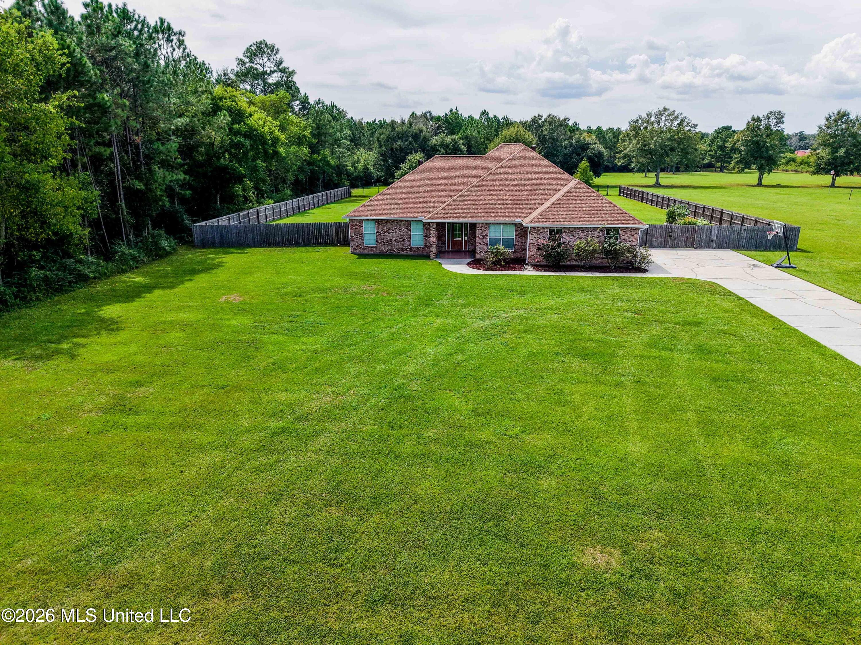 12231 E Pointe Drive Property Photo 27