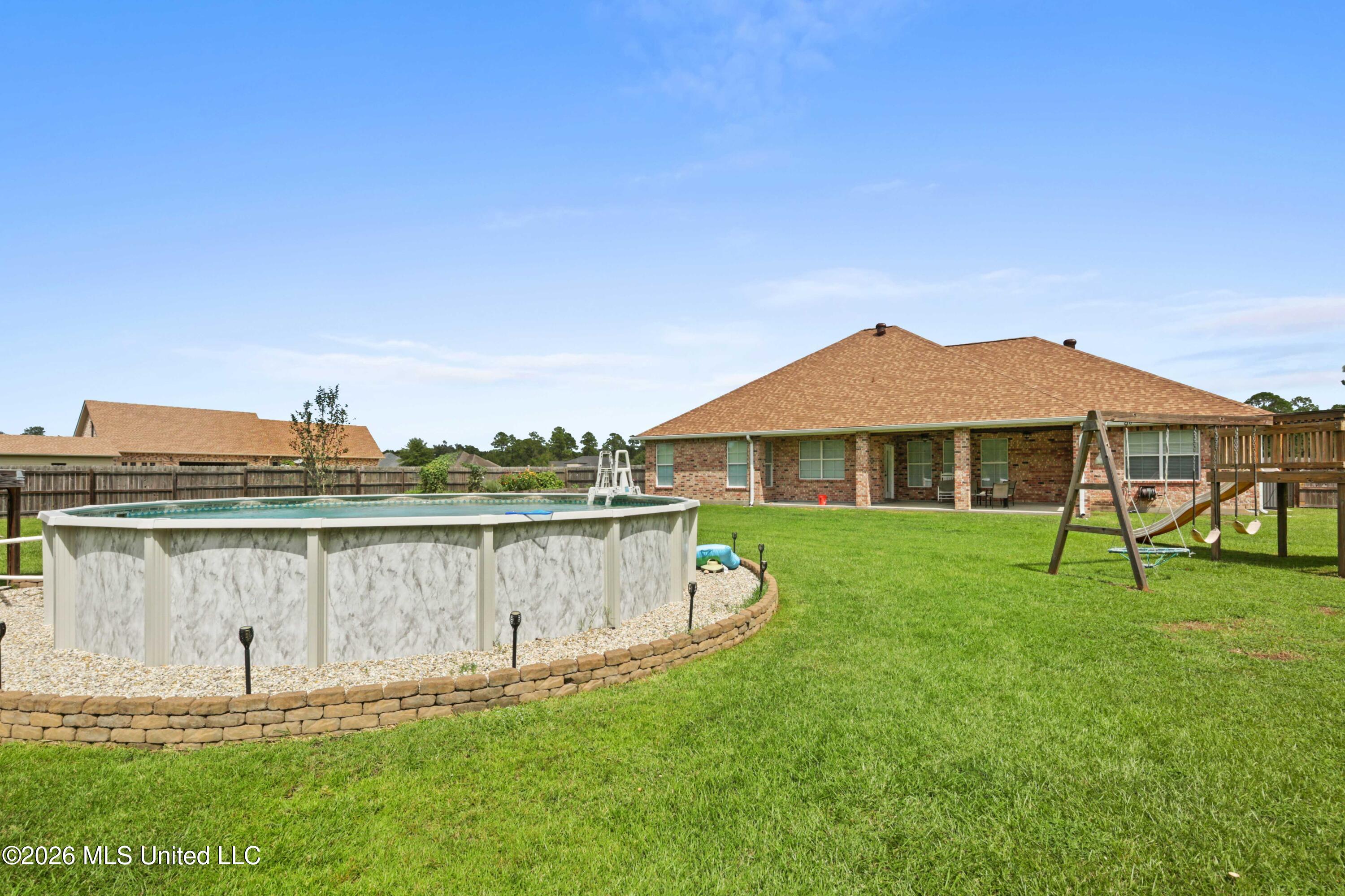 12231 E Pointe Drive Property Photo 32
