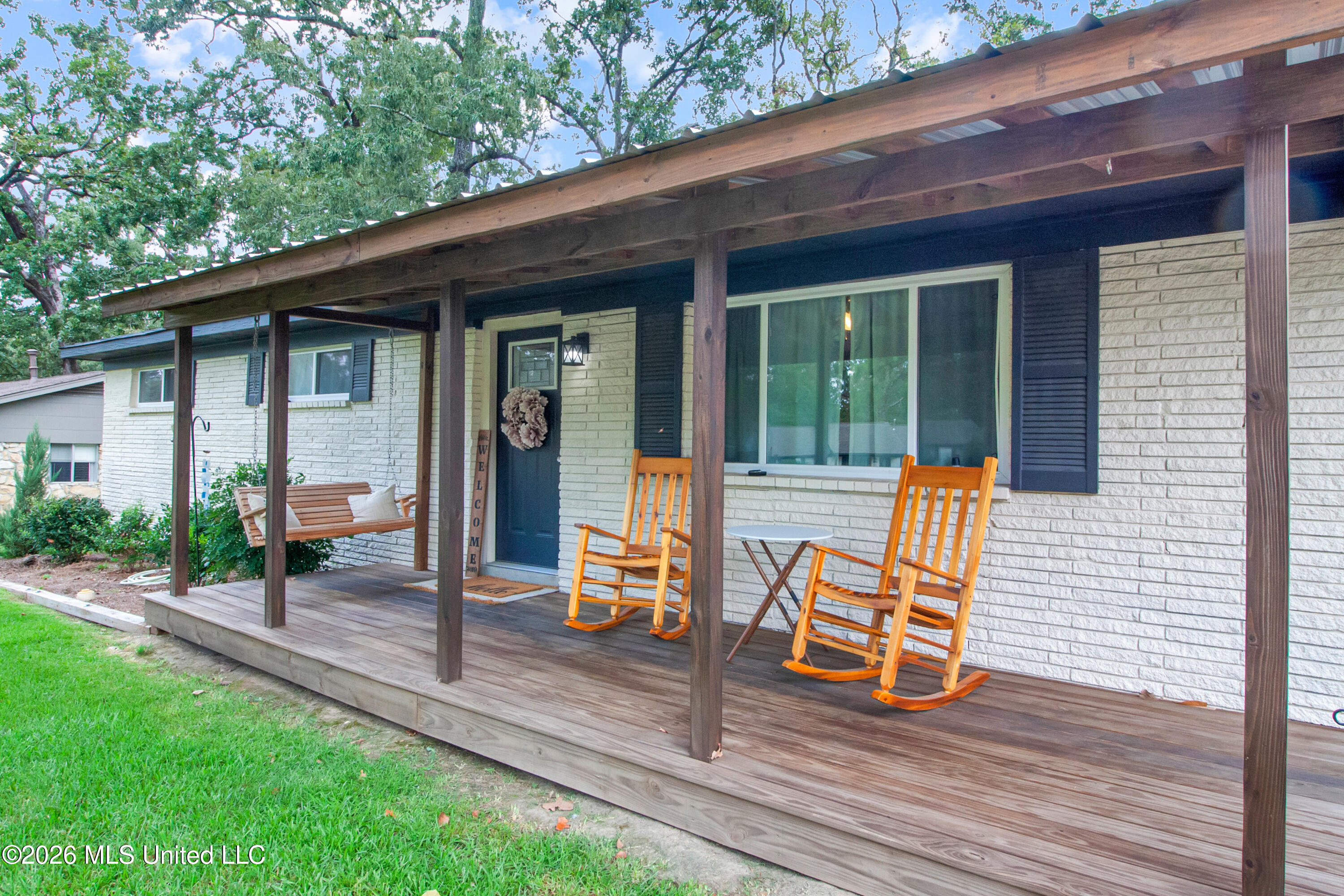 208 Bruin Street Property Photo 4