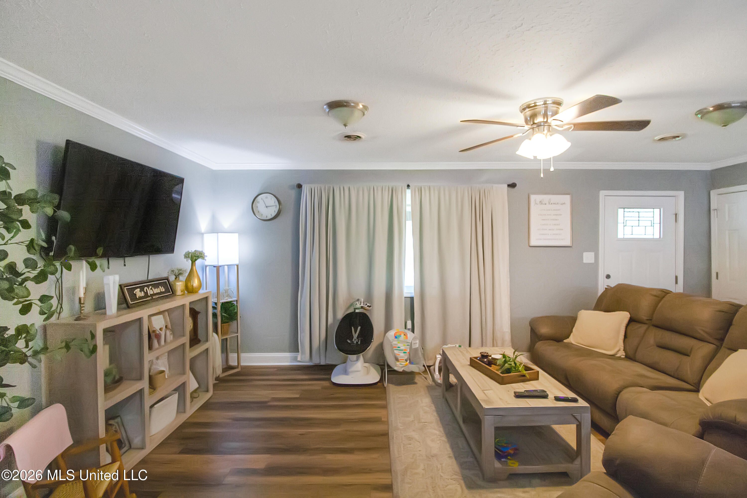 208 Bruin Street Property Photo 9