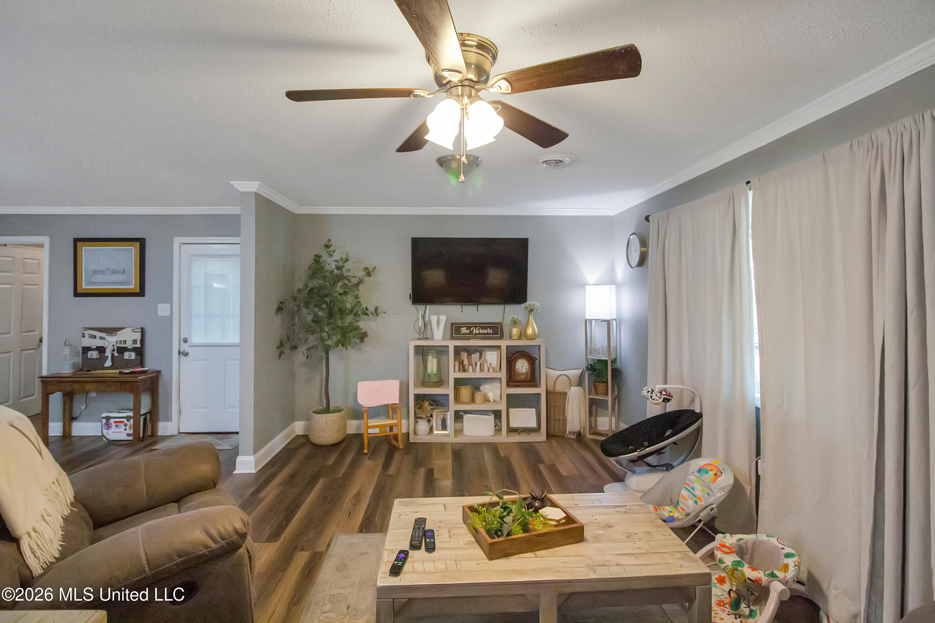 208 Bruin Street Property Photo 11