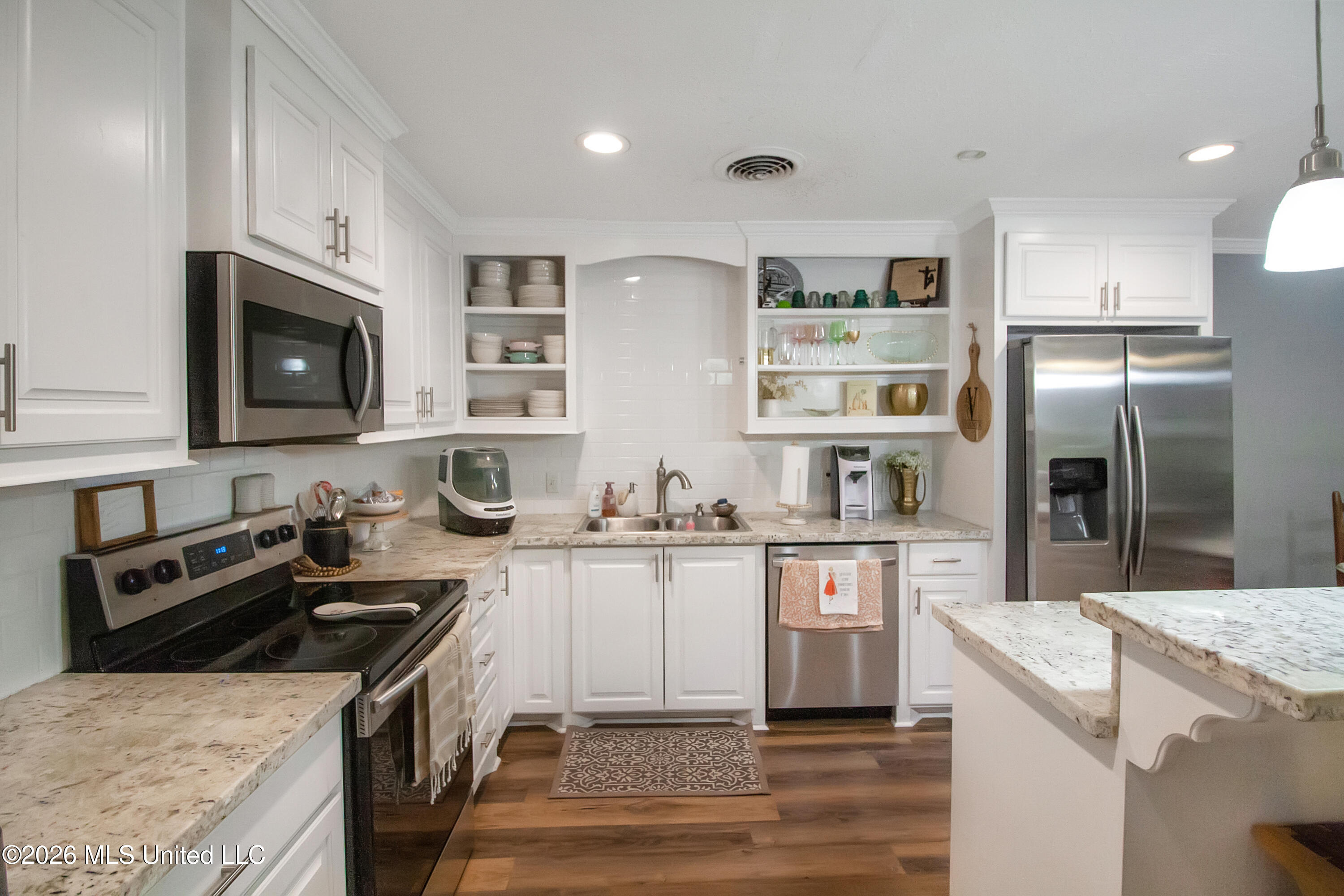 208 Bruin Street Property Photo 13