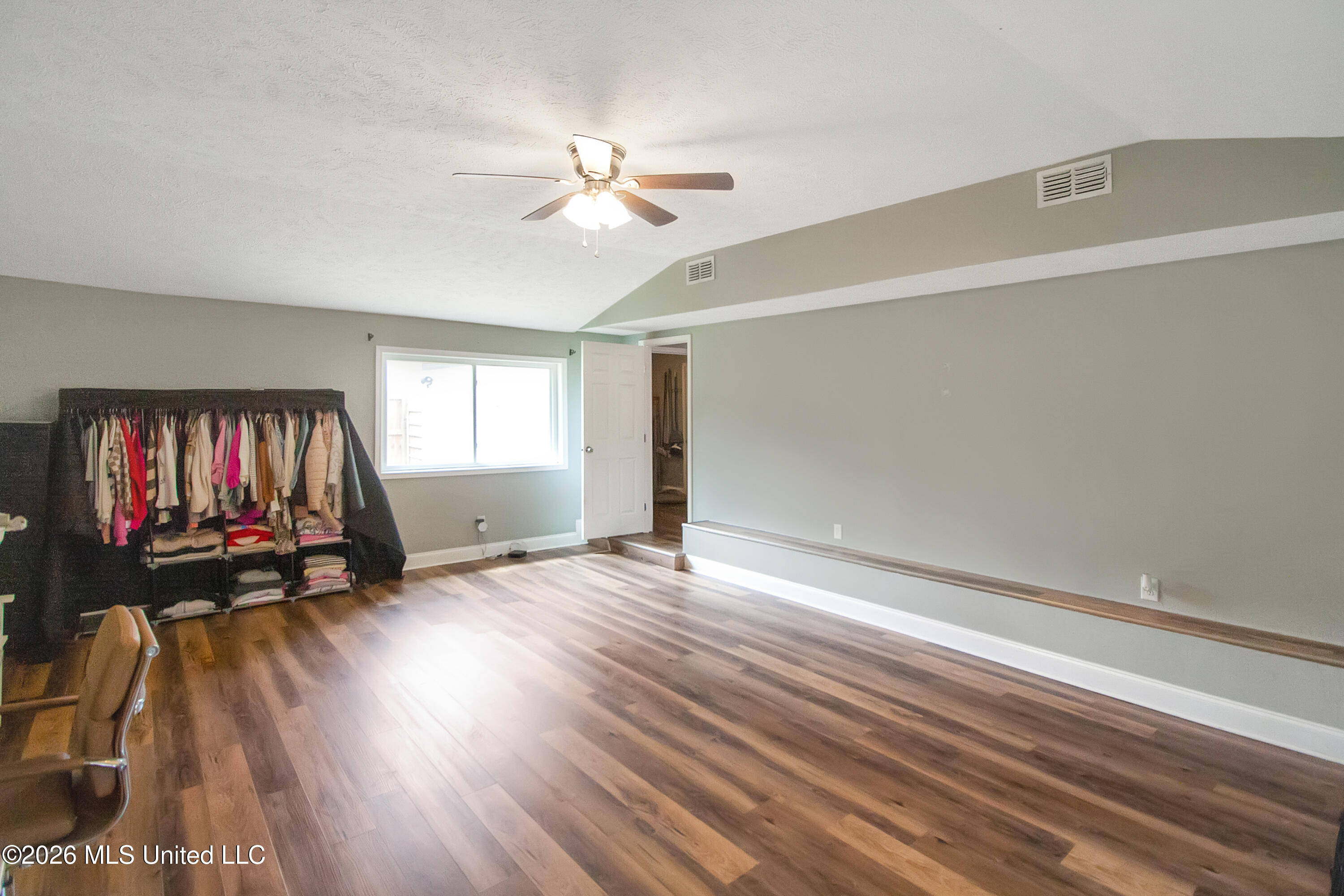 208 Bruin Street Property Photo 30