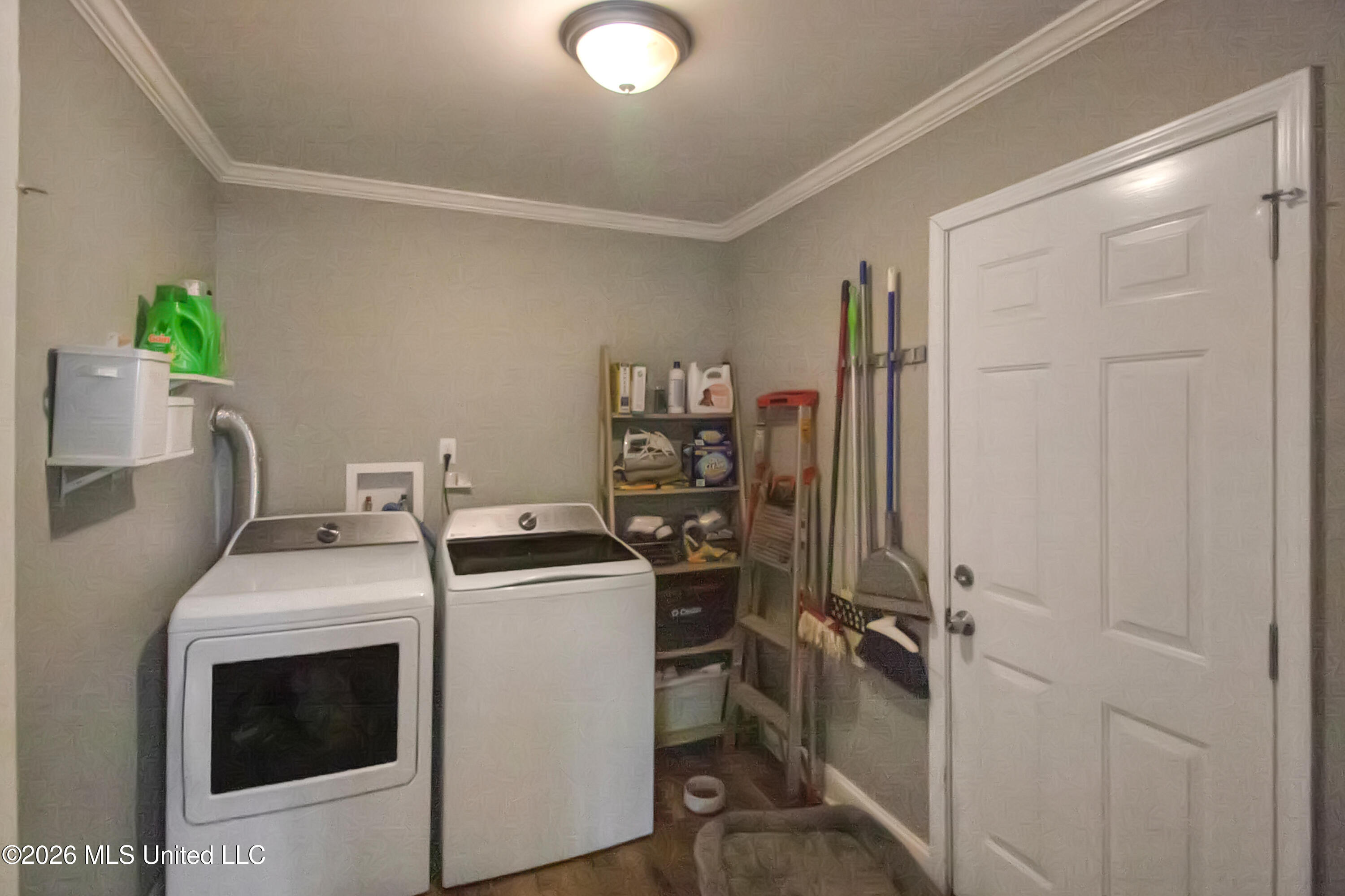 208 Bruin Street Property Photo 32