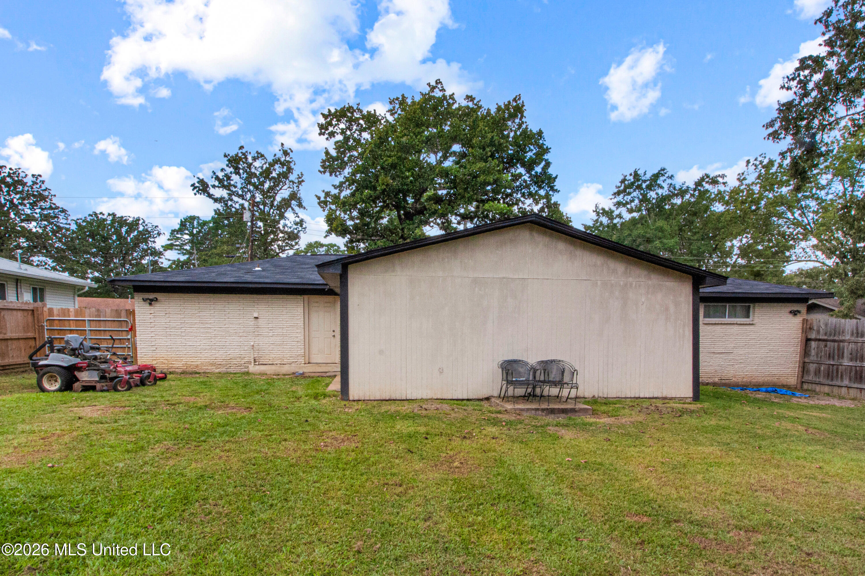 208 Bruin Street Property Photo 33