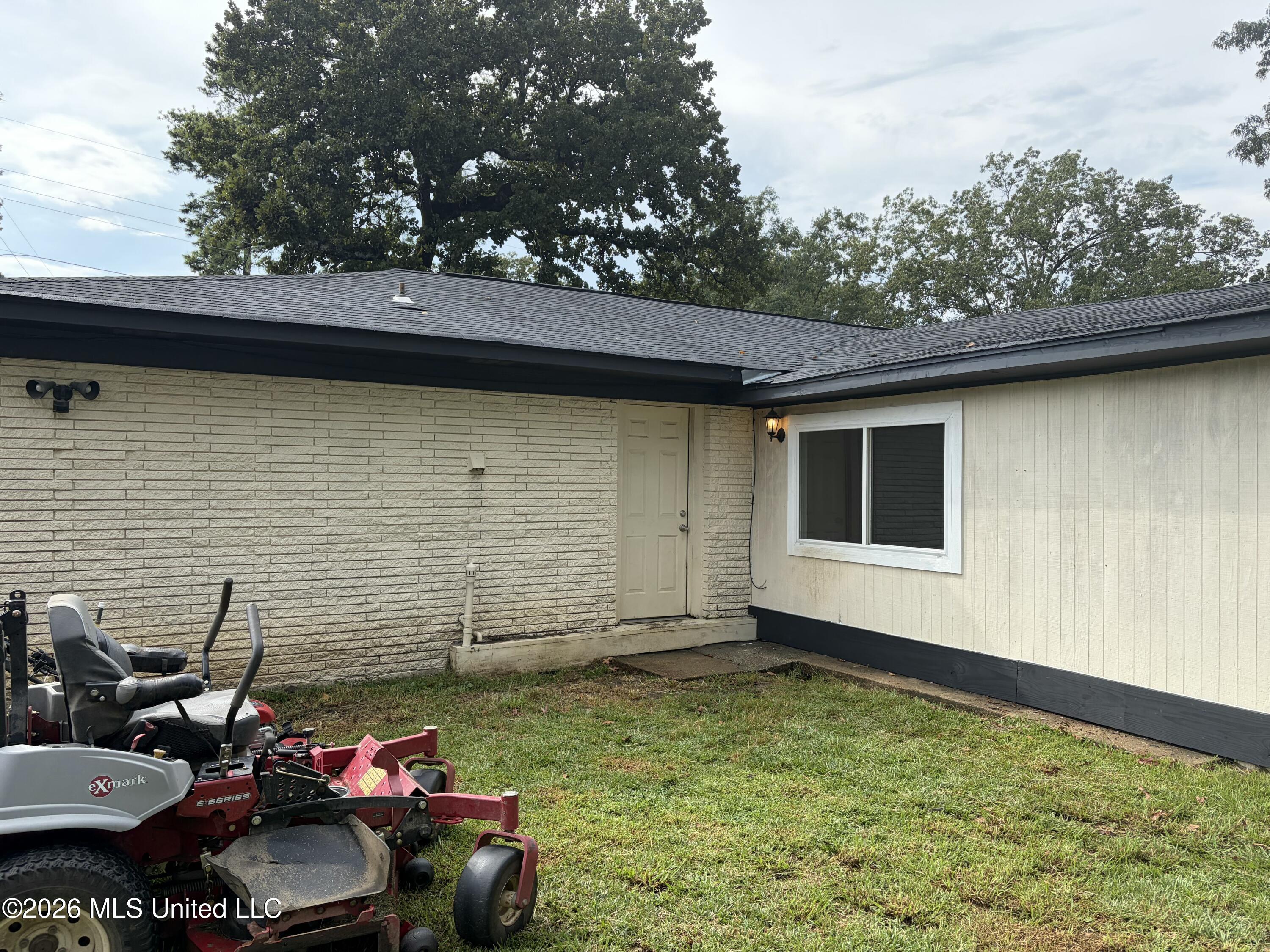208 Bruin Street Property Photo 35