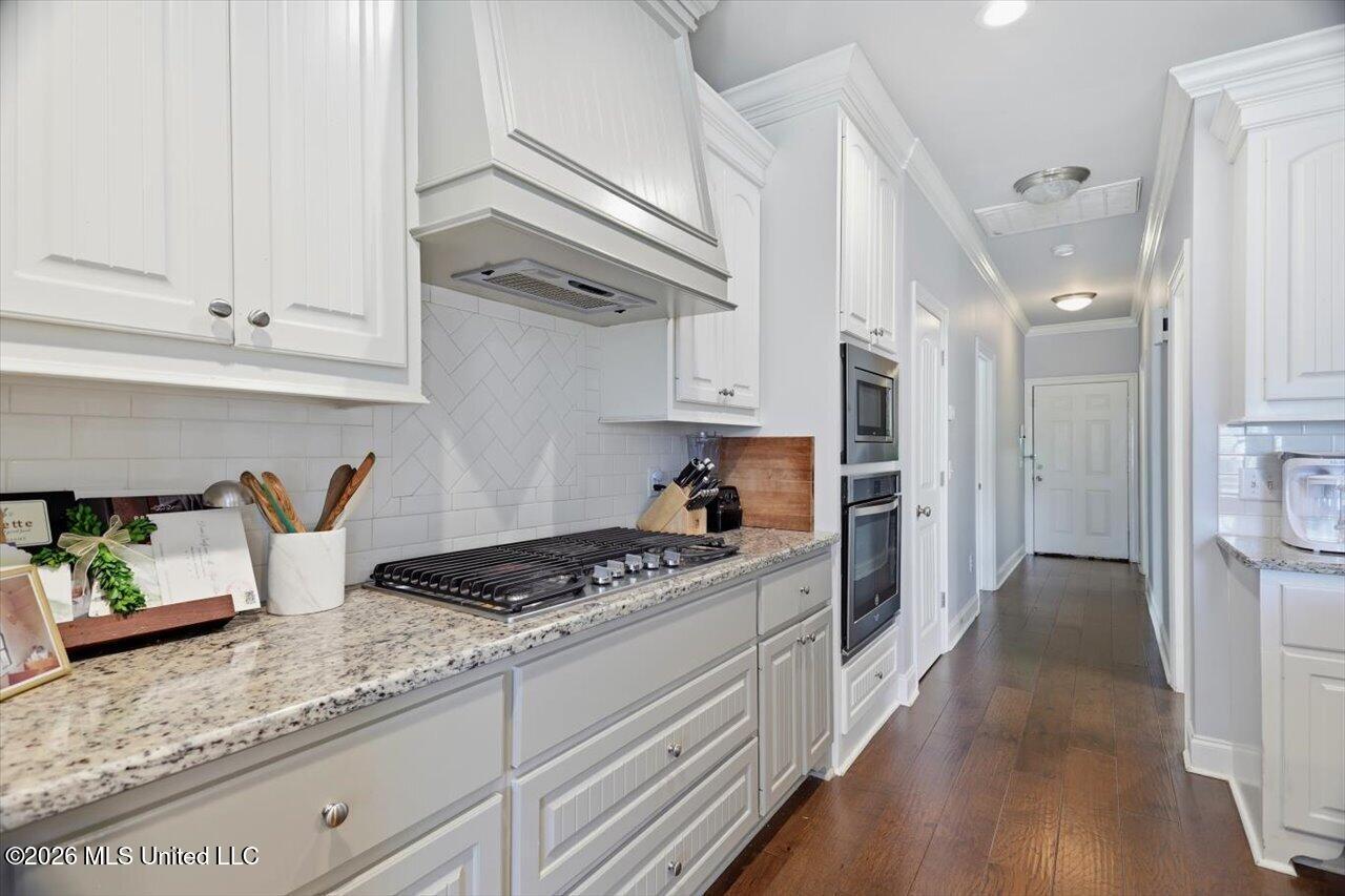 120 Emerald Drive Property Photo 4