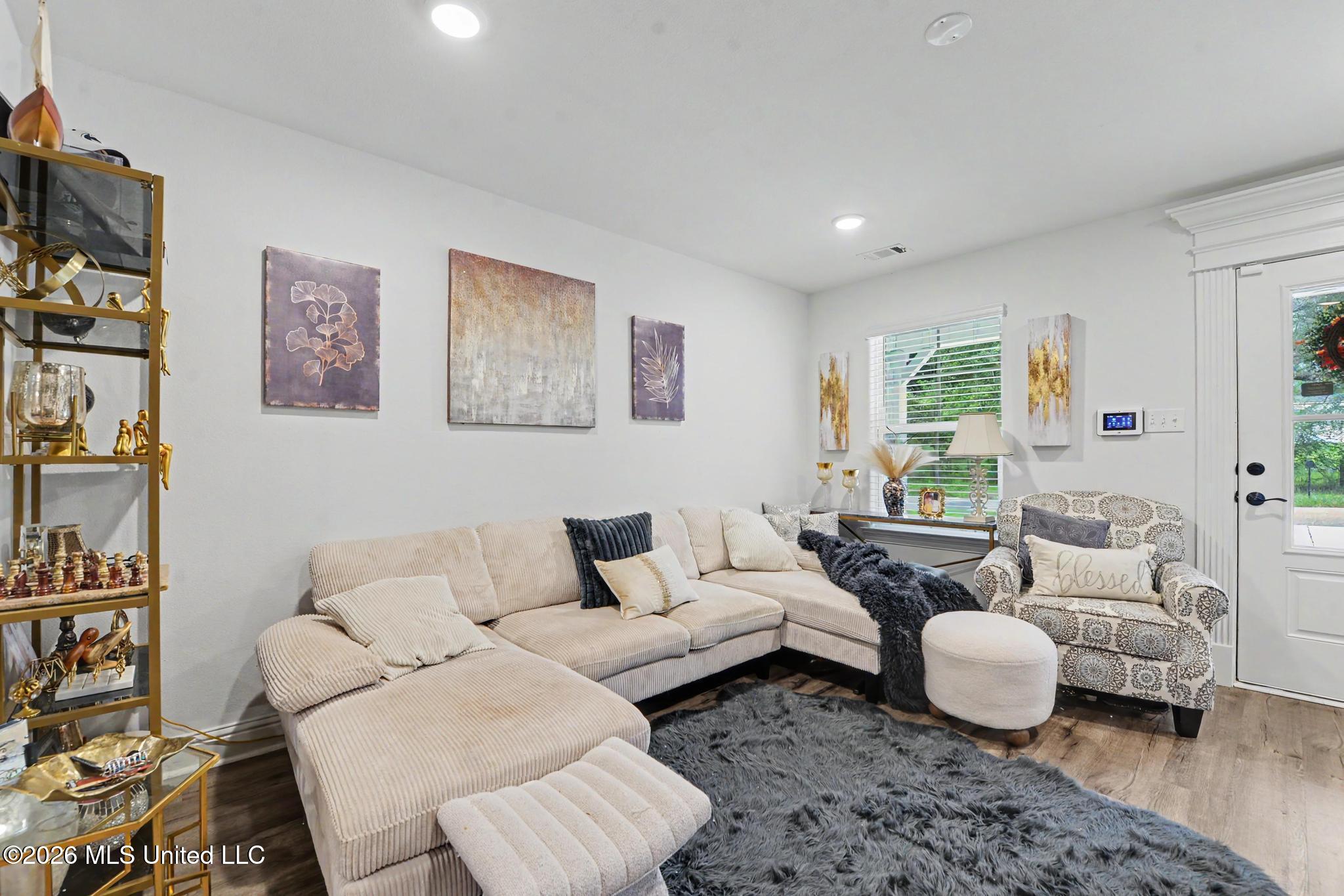 13422 George Avenue Property Photo 4