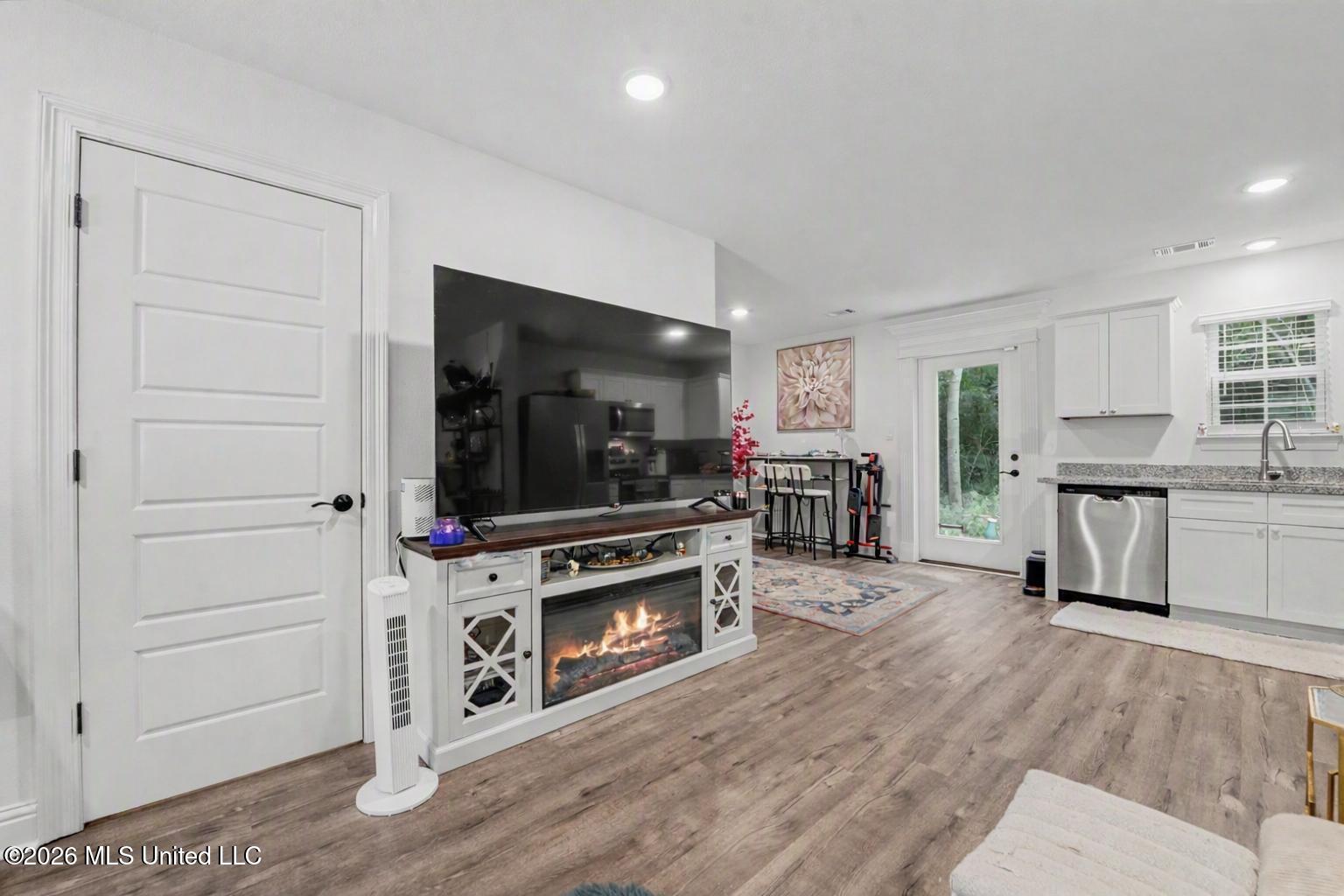 13422 George Avenue Property Photo 6