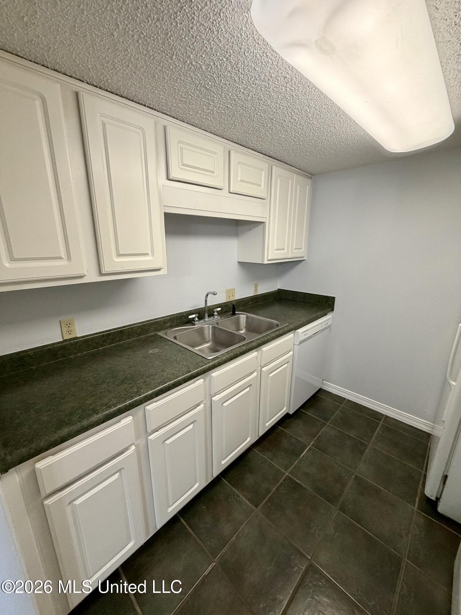 1550 E 2nd Street Property Photo 5