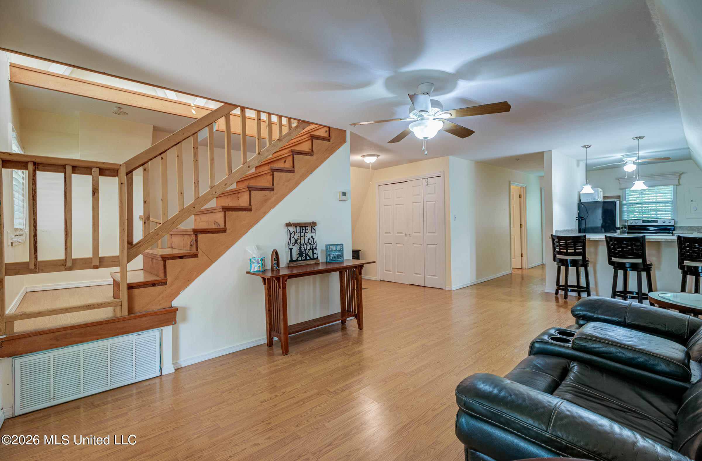 60 Flurry Drive Property Photo 4