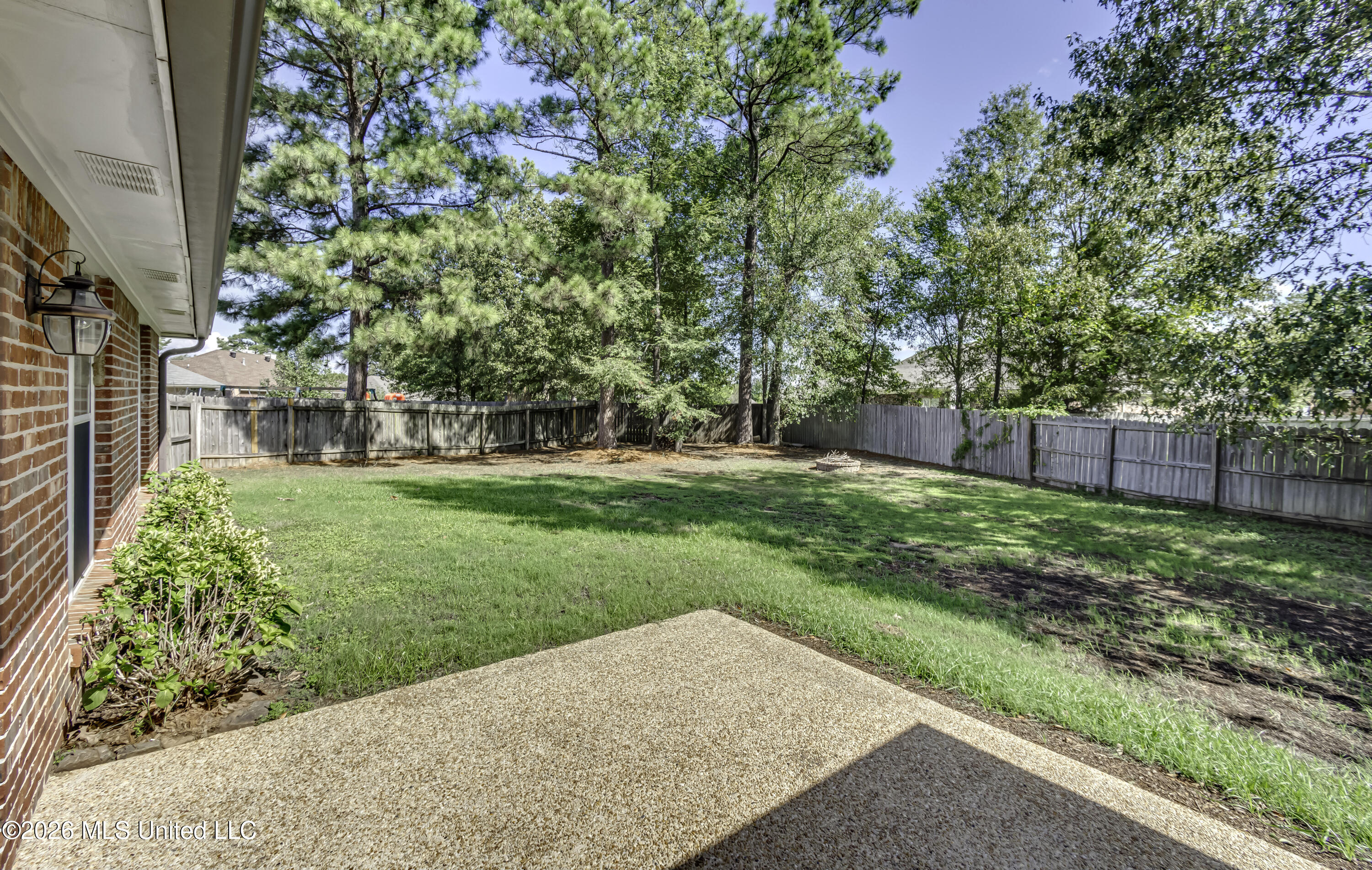 221 Bedford Drive Property Photo 8