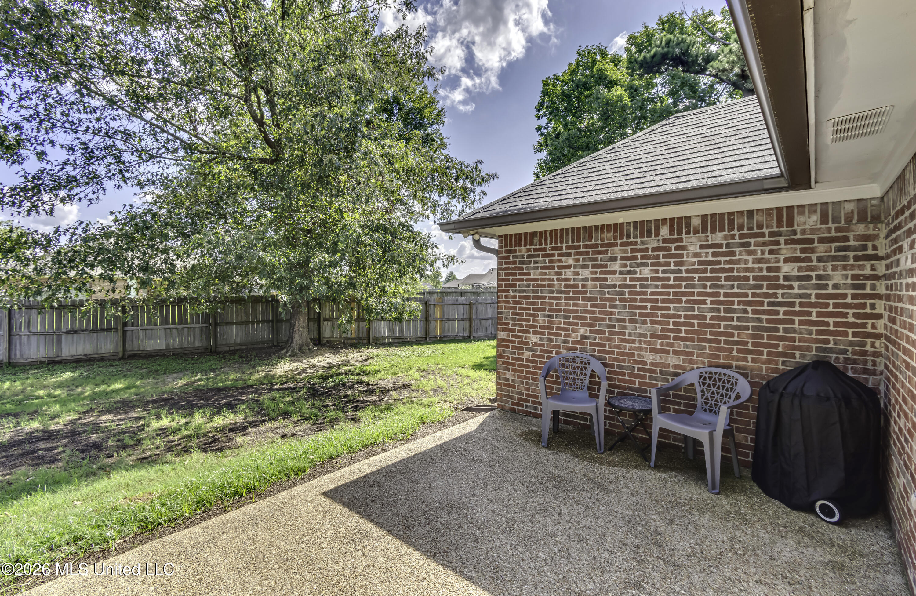 221 Bedford Drive Property Photo 11