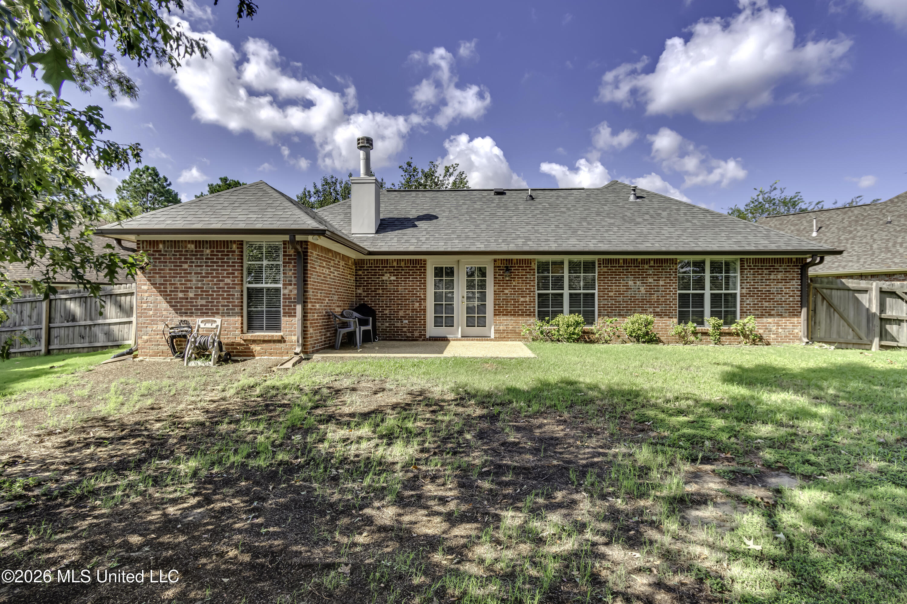 221 Bedford Drive Property Photo 14