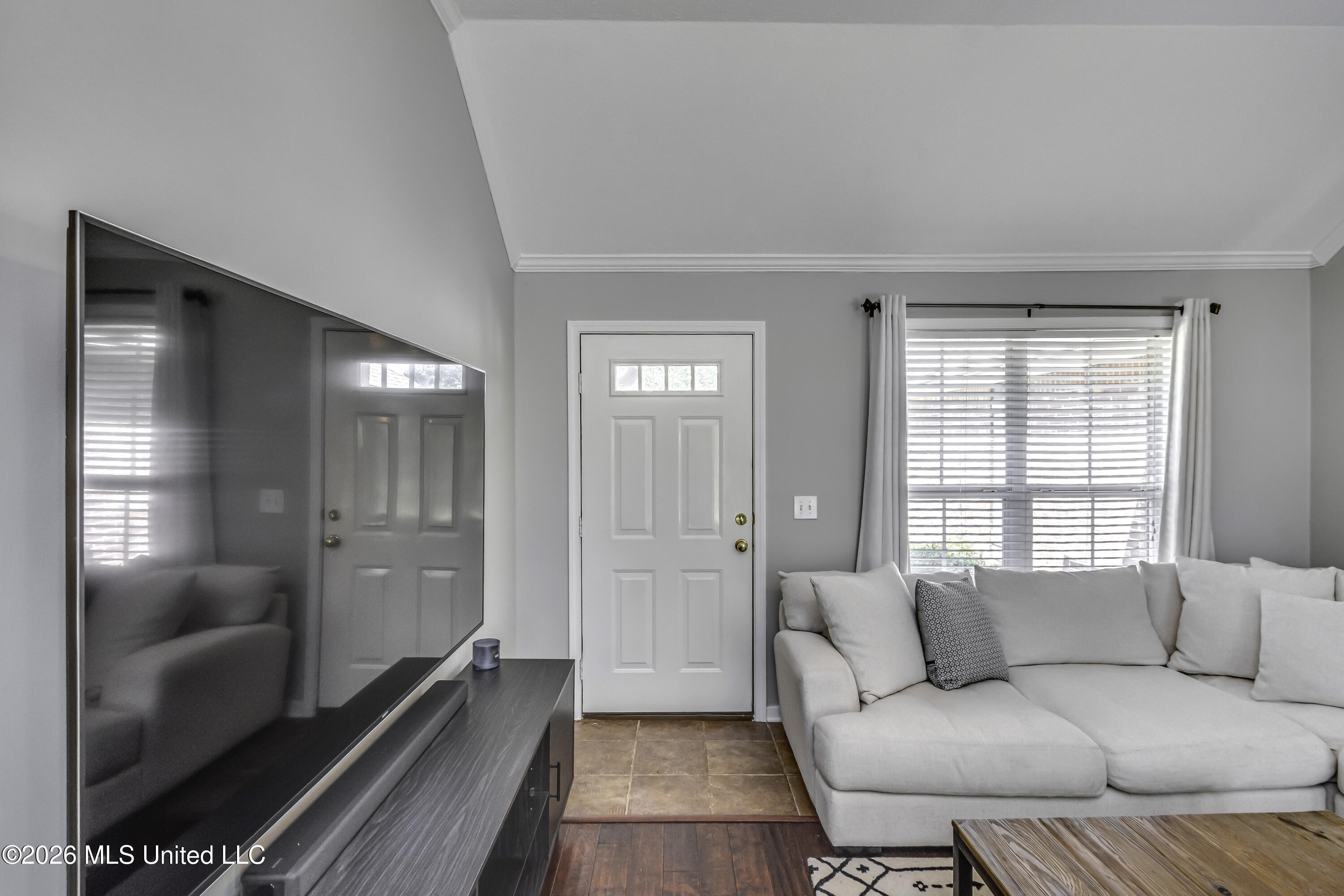221 Bedford Drive Property Photo 15