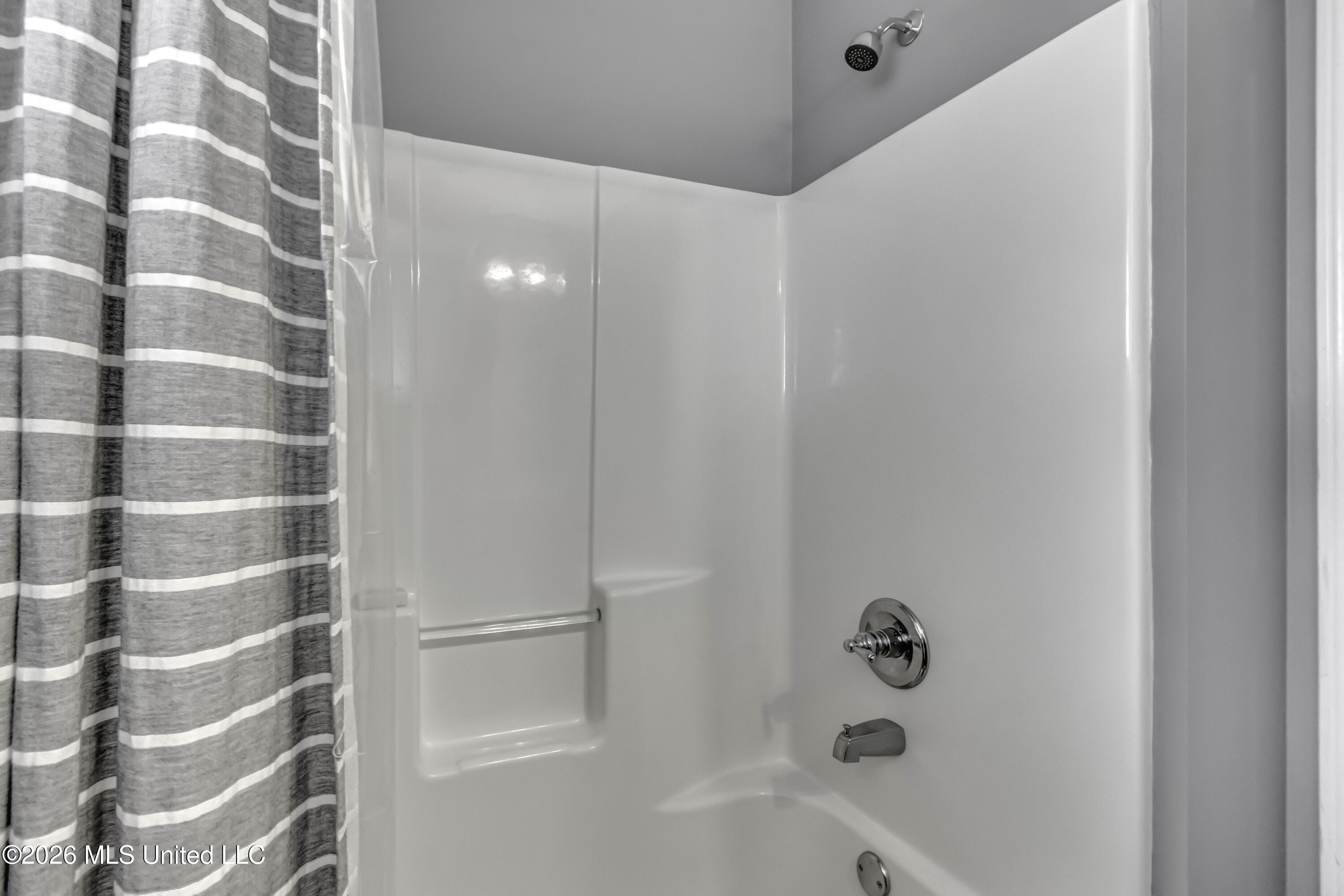 221 Bedford Drive Property Photo 34