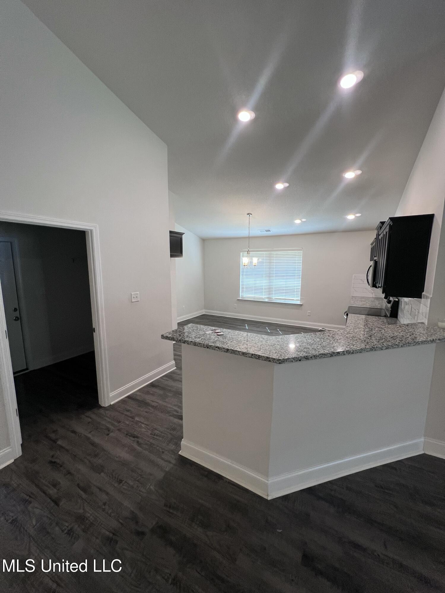 2532 Rutherford Drive Property Photo 4