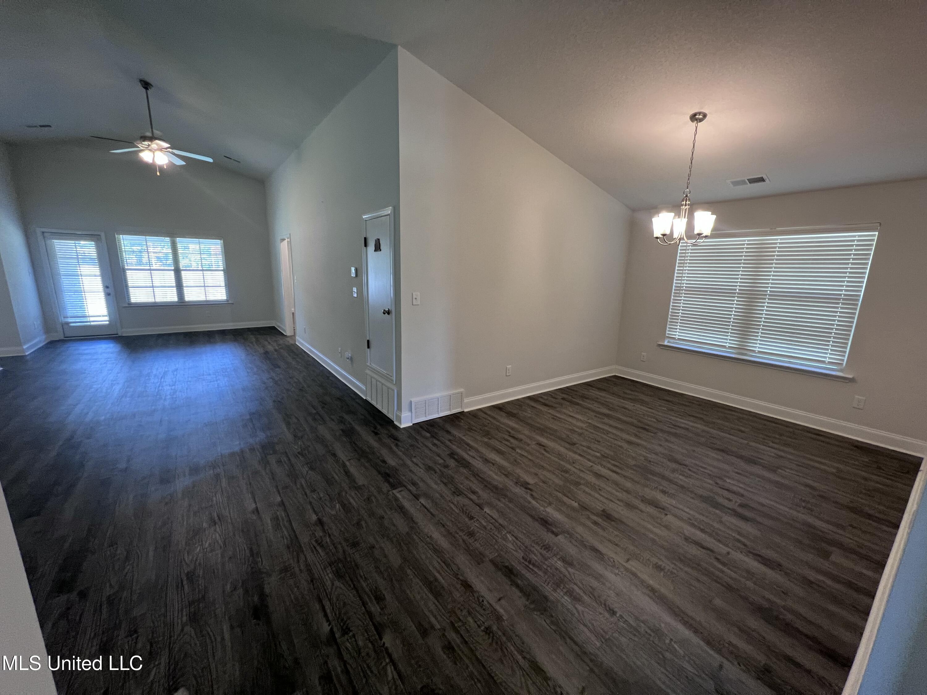 2532 Rutherford Drive Property Photo 6
