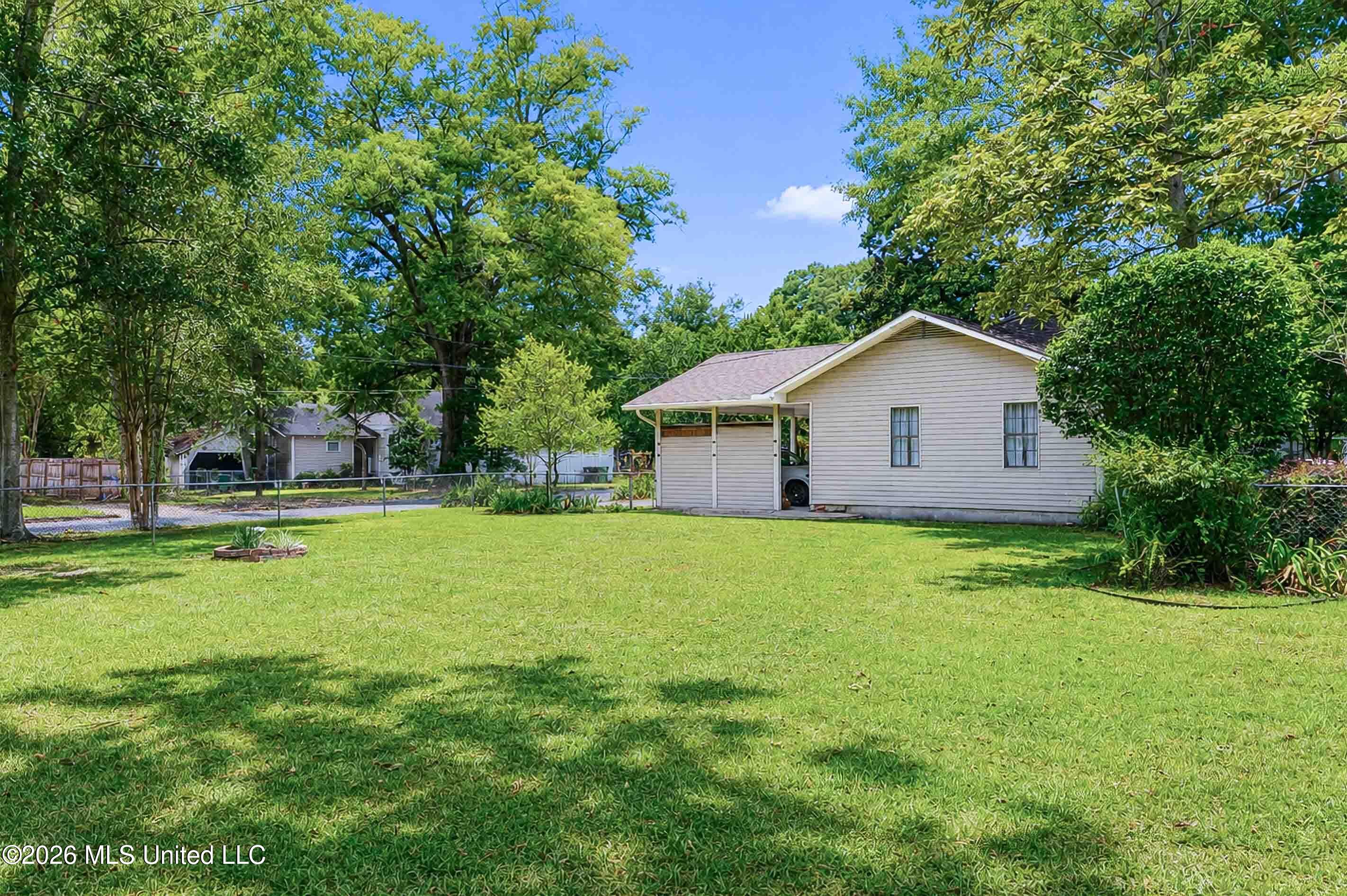 714 Camp Street Property Photo 13