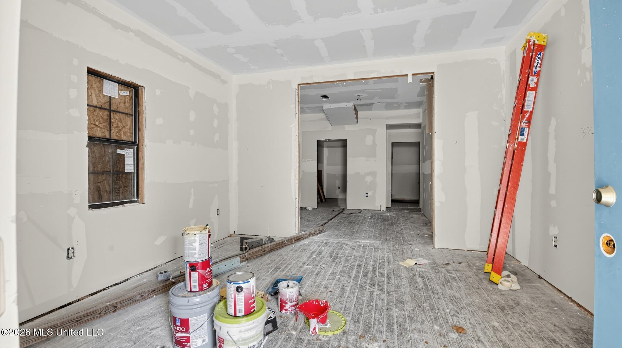 213 Oak Street Property Photo 5