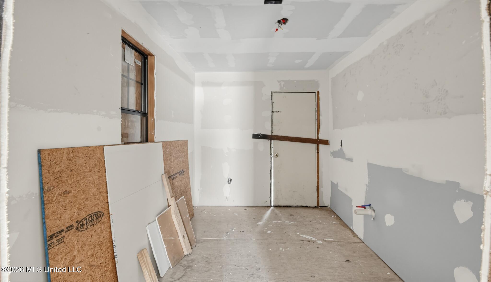 213 Oak Street Property Photo 8
