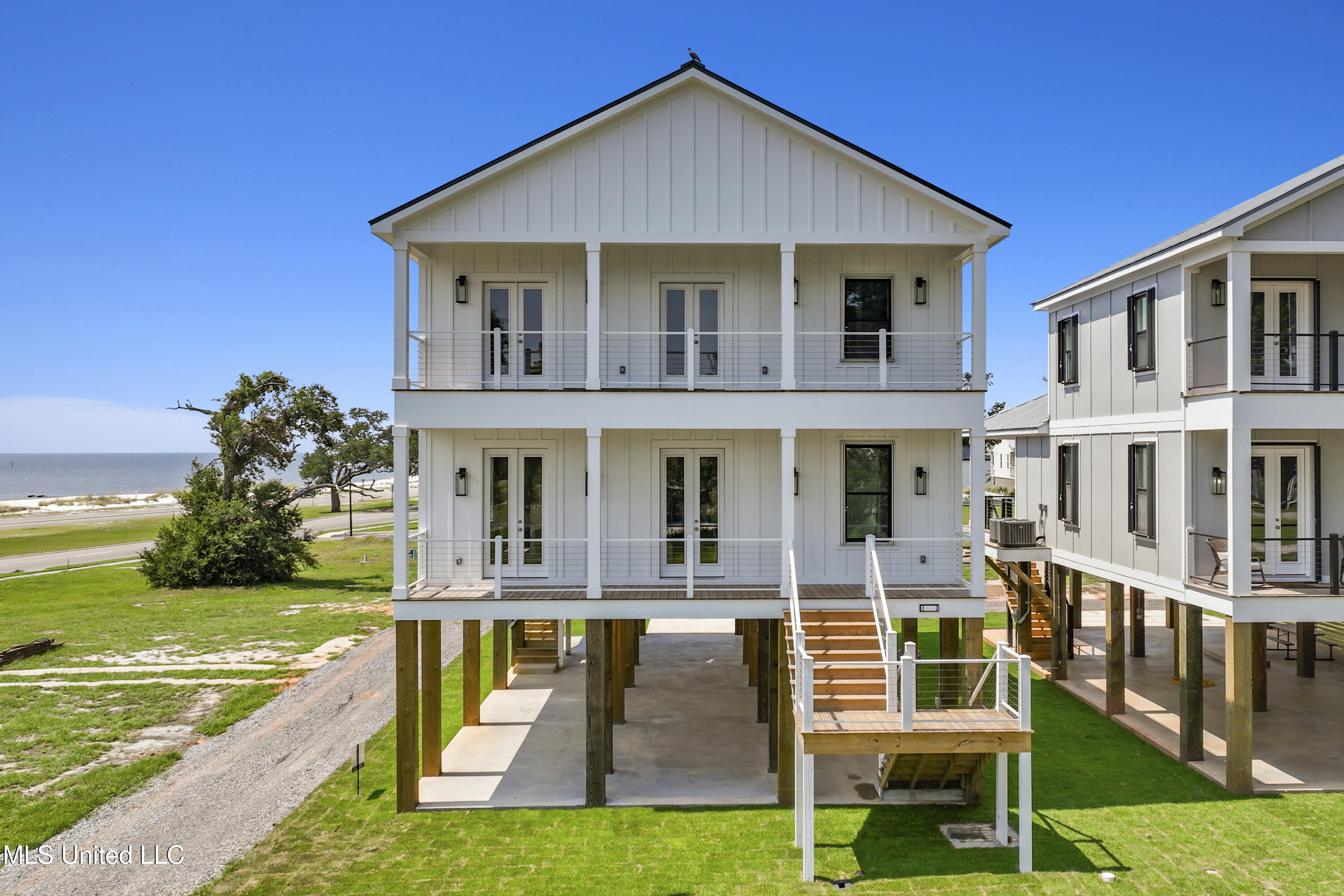 567 Maria Avenue Property Photo 1