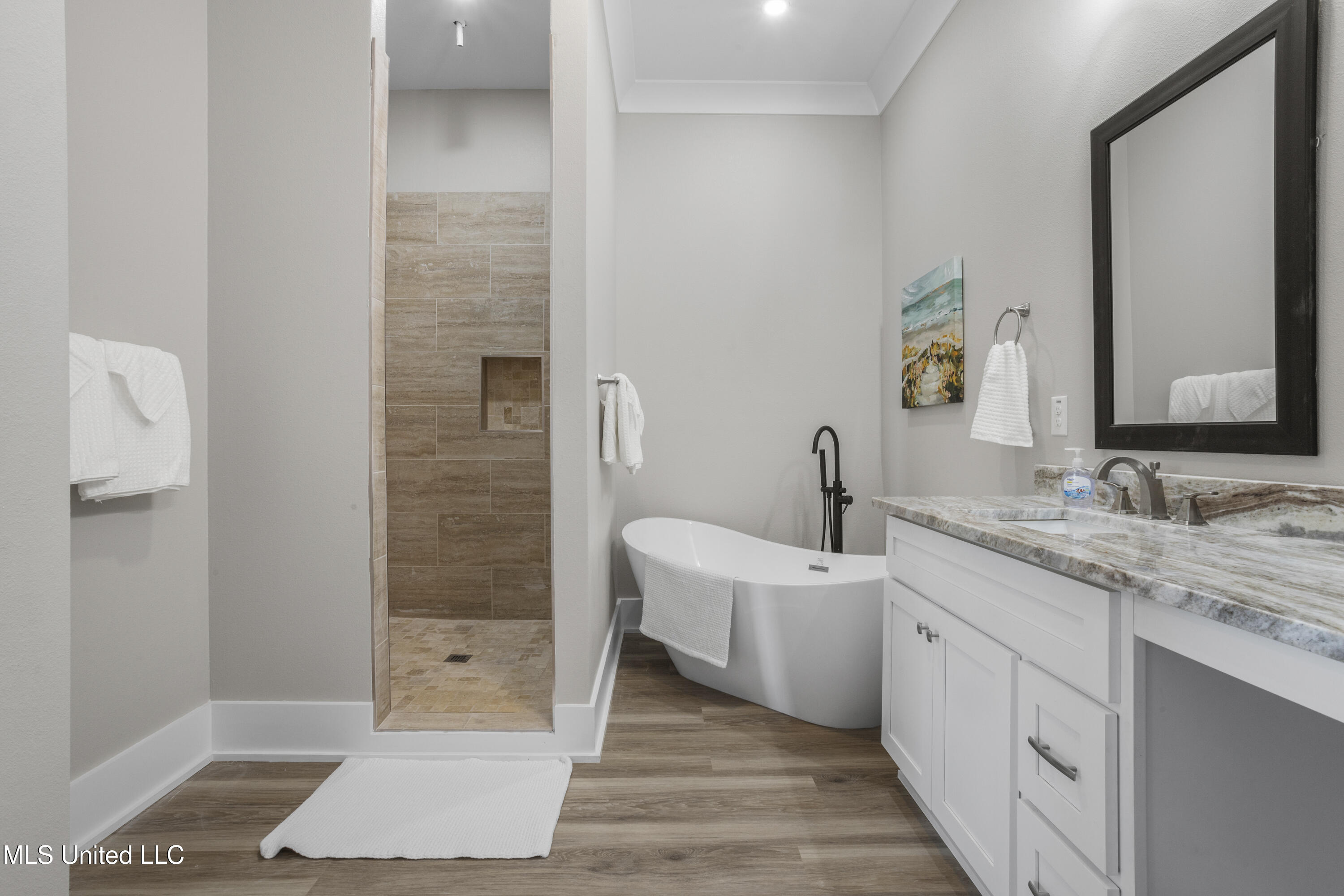 567 Maria Avenue Property Photo 9