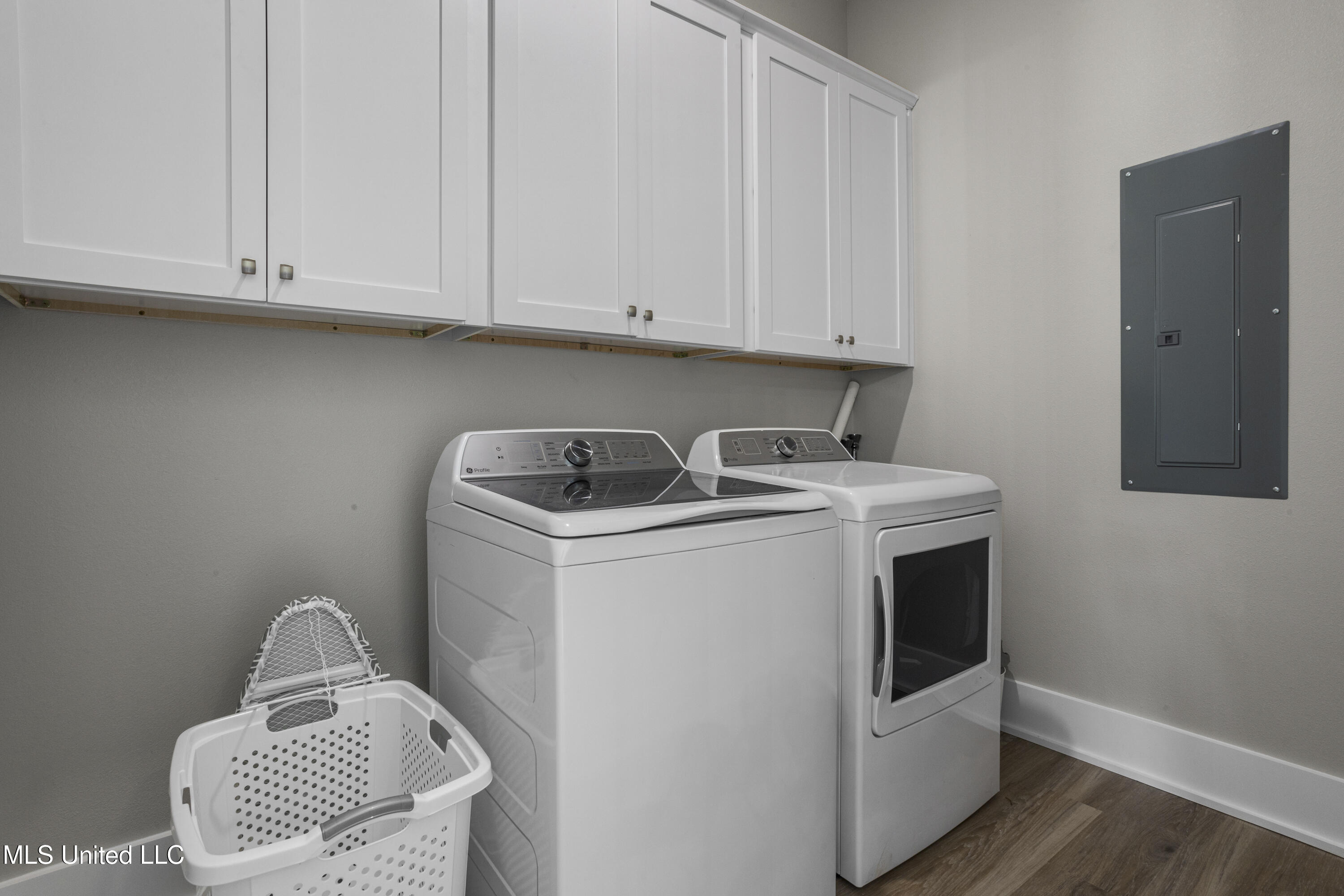 567 Maria Avenue Property Photo 11