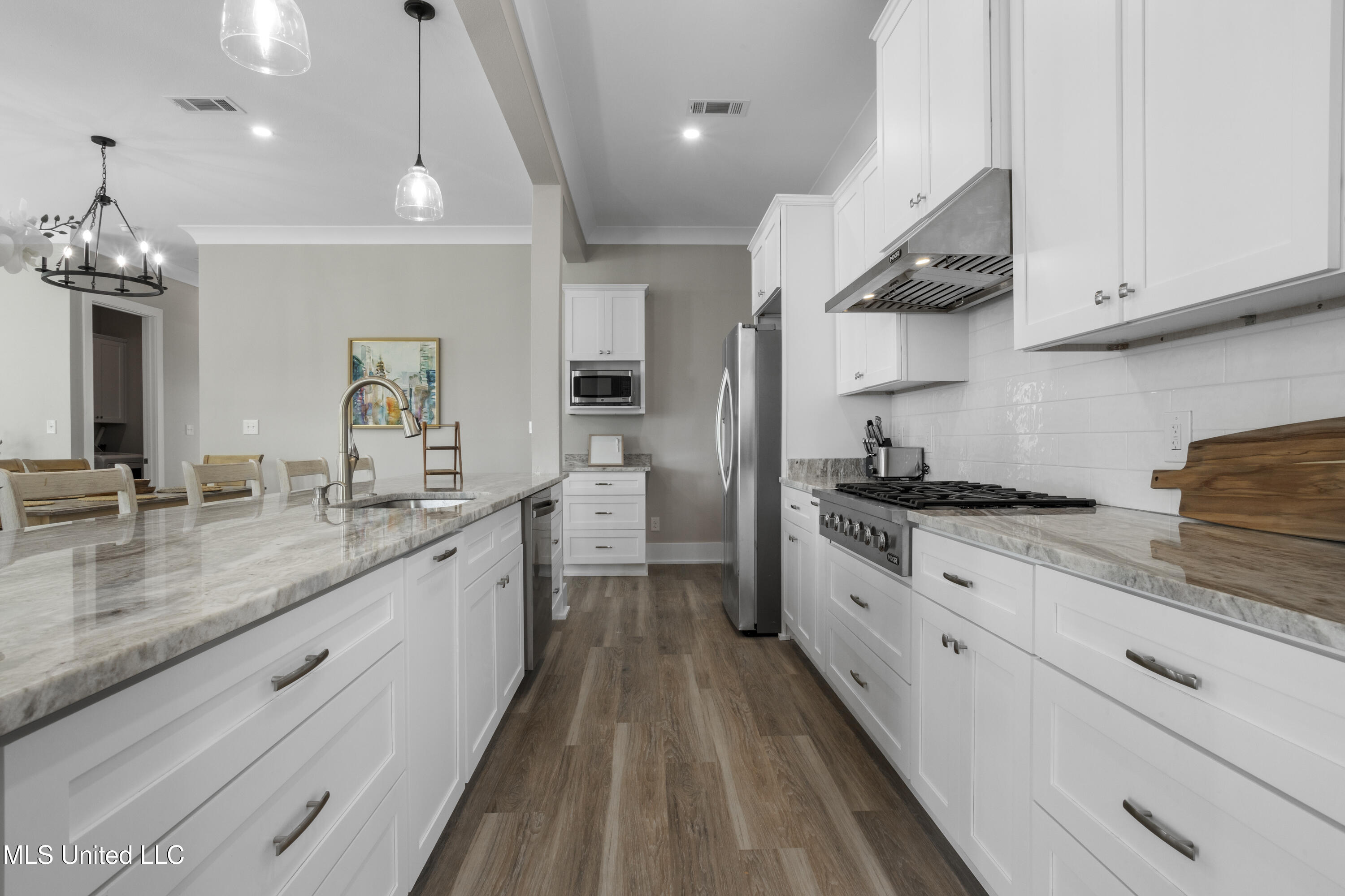 567 Maria Avenue Property Photo 12