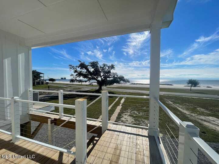 567 Maria Avenue Property Photo 22